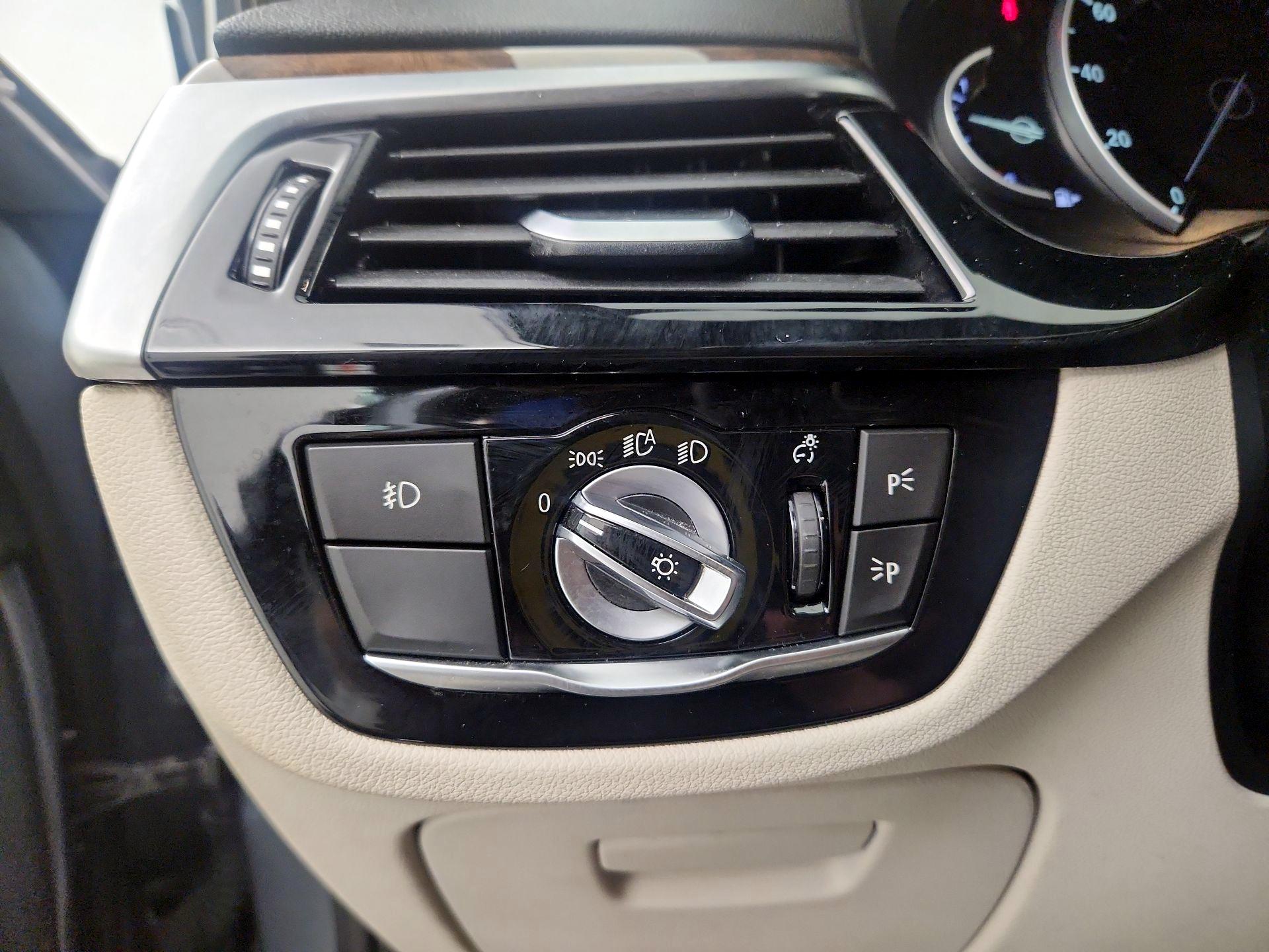 Thumbnail: 2017 BMW 5 Series - 11