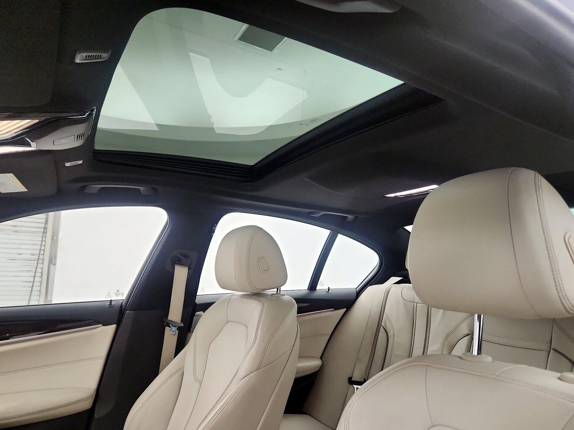 Thumbnail: 2017 BMW 5 Series - 18