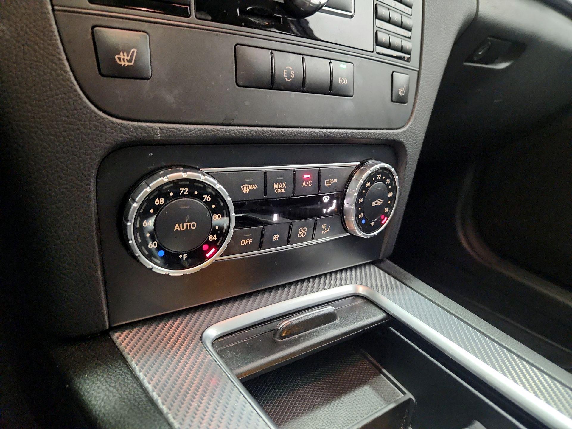 Thumbnail: 2015 Mercedes-Benz GLK - 17