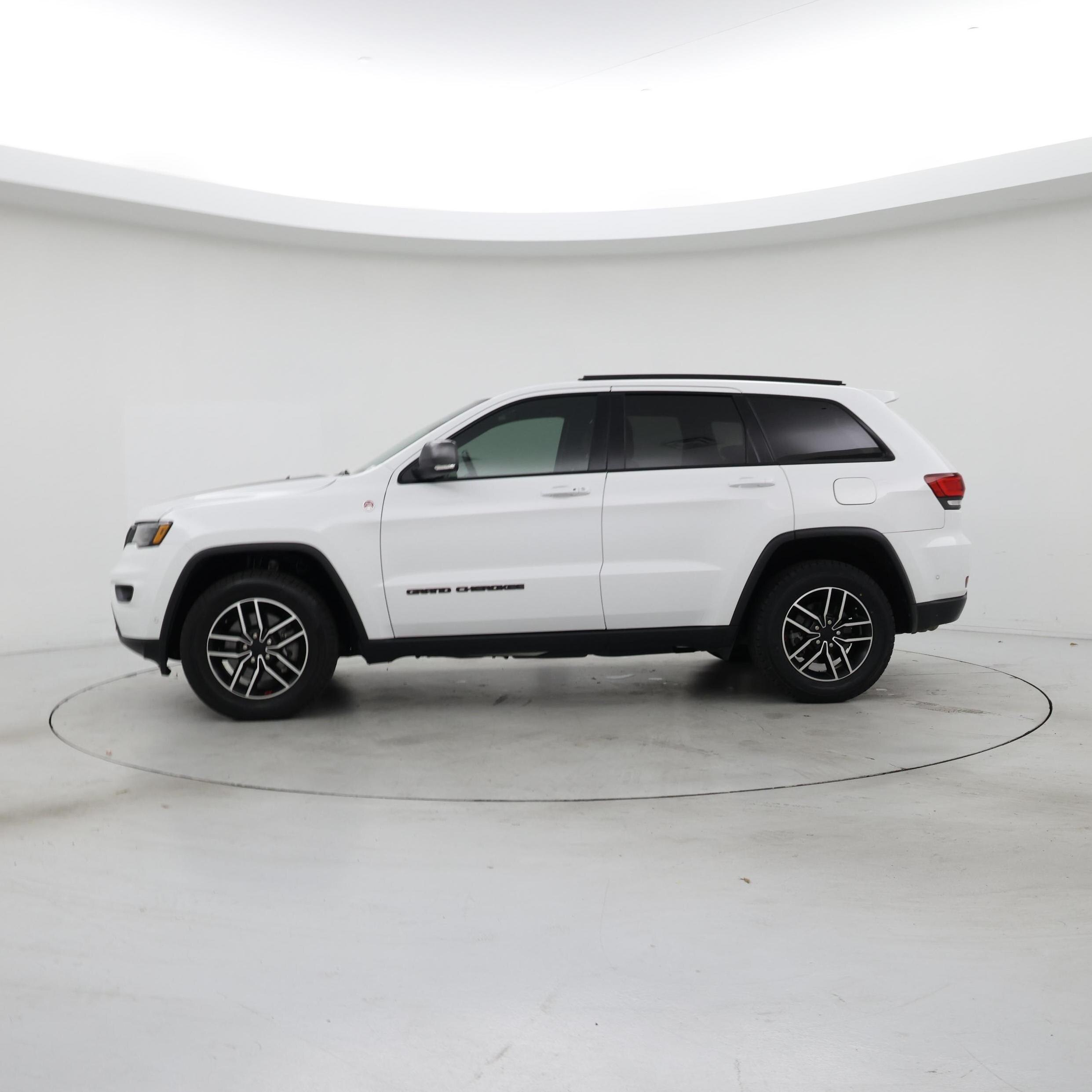 Thumbnail: 2021 Jeep Grand Cherokee - 3