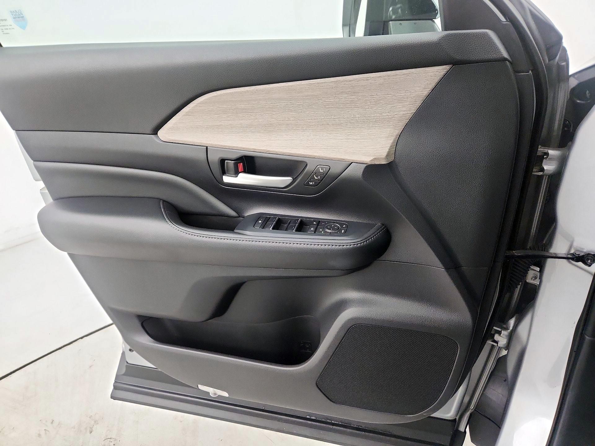 Thumbnail: 2024 Toyota Grand Highlander - 12