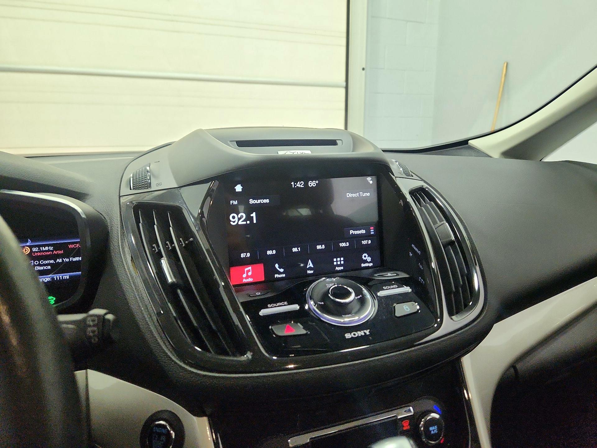 Thumbnail: 2016 Ford C-Max - 16