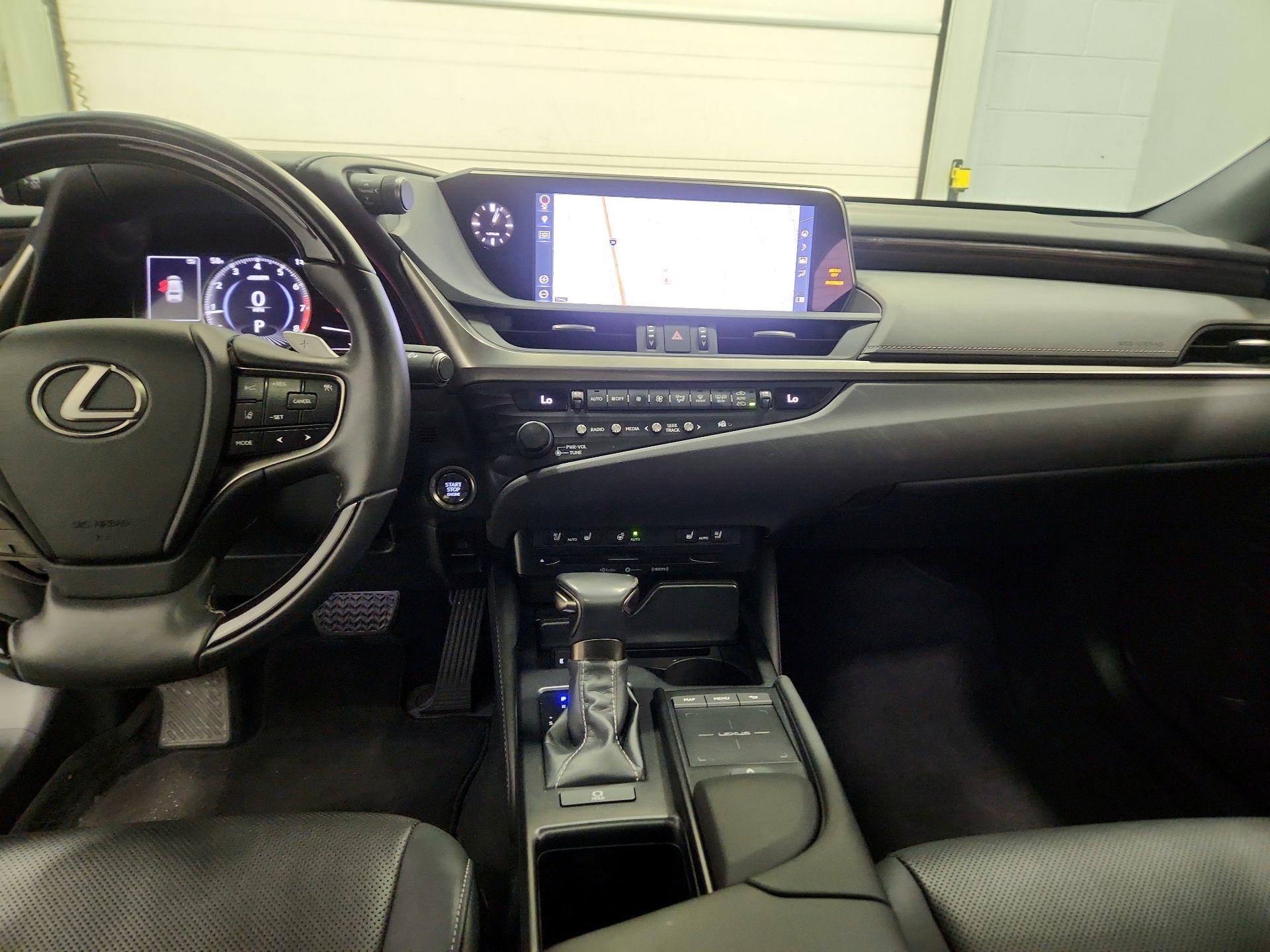 Thumbnail: 2019 Lexus ES - 9