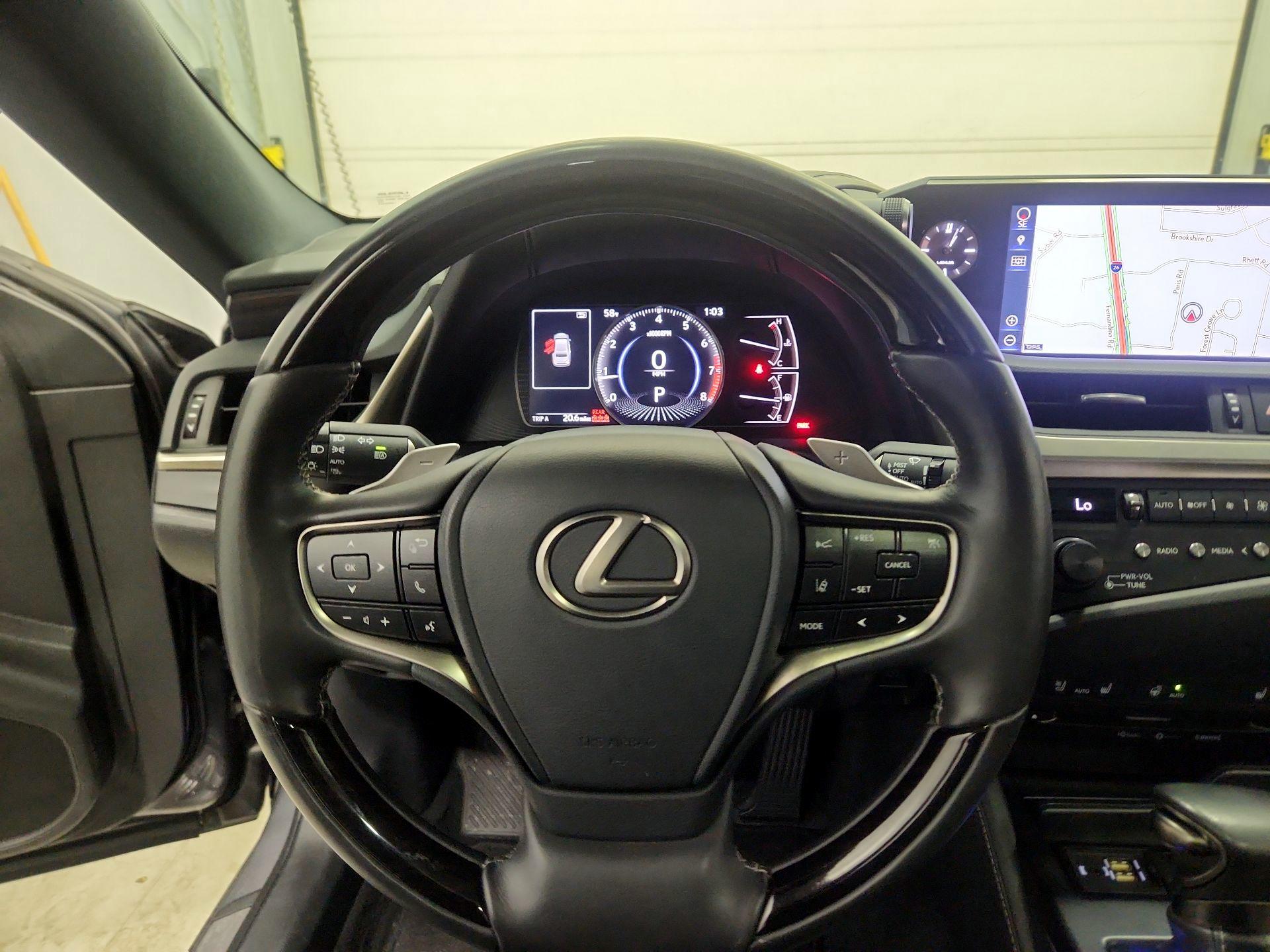 Thumbnail: 2019 Lexus ES - 10