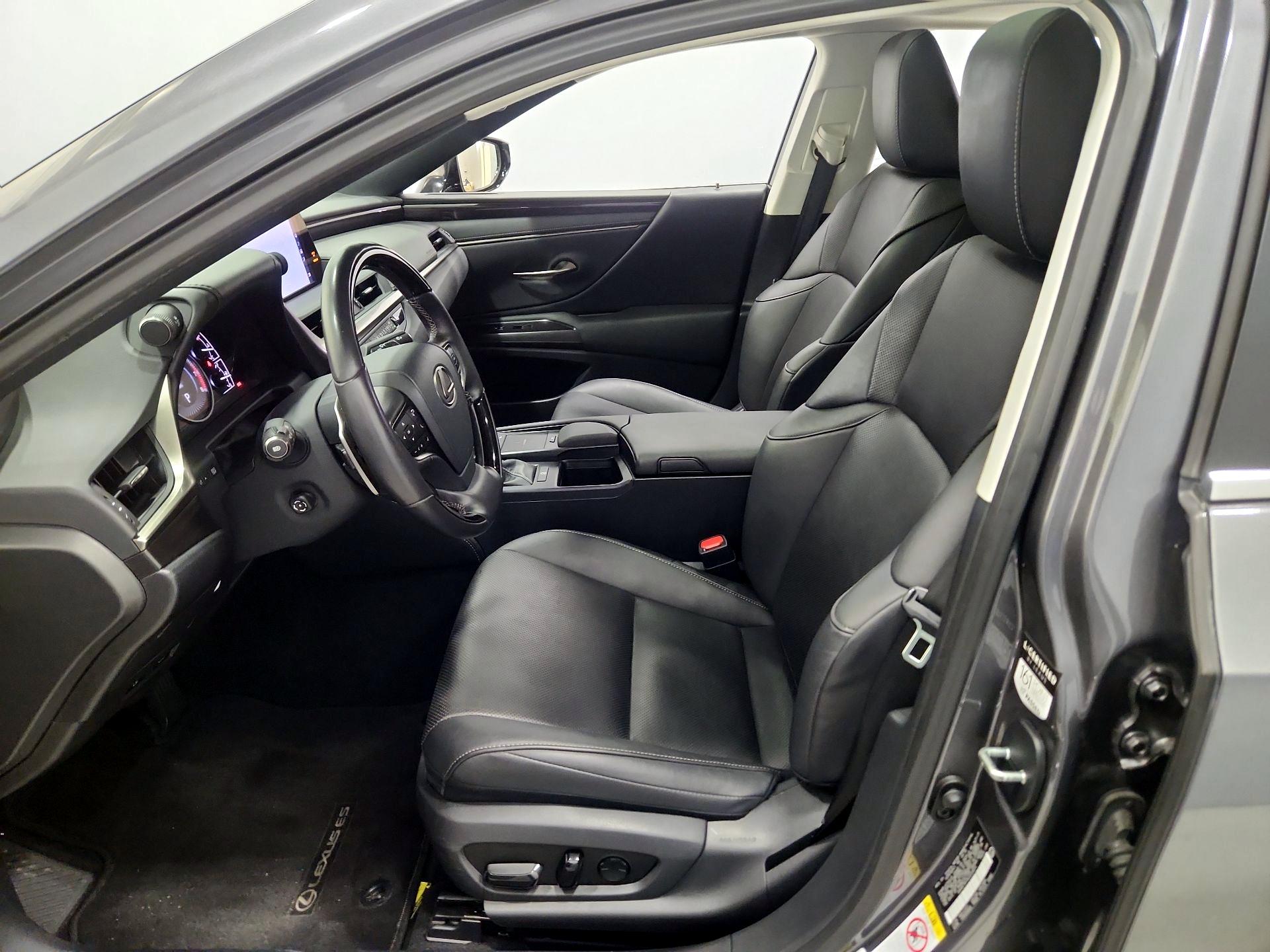 Thumbnail: 2019 Lexus ES - 11