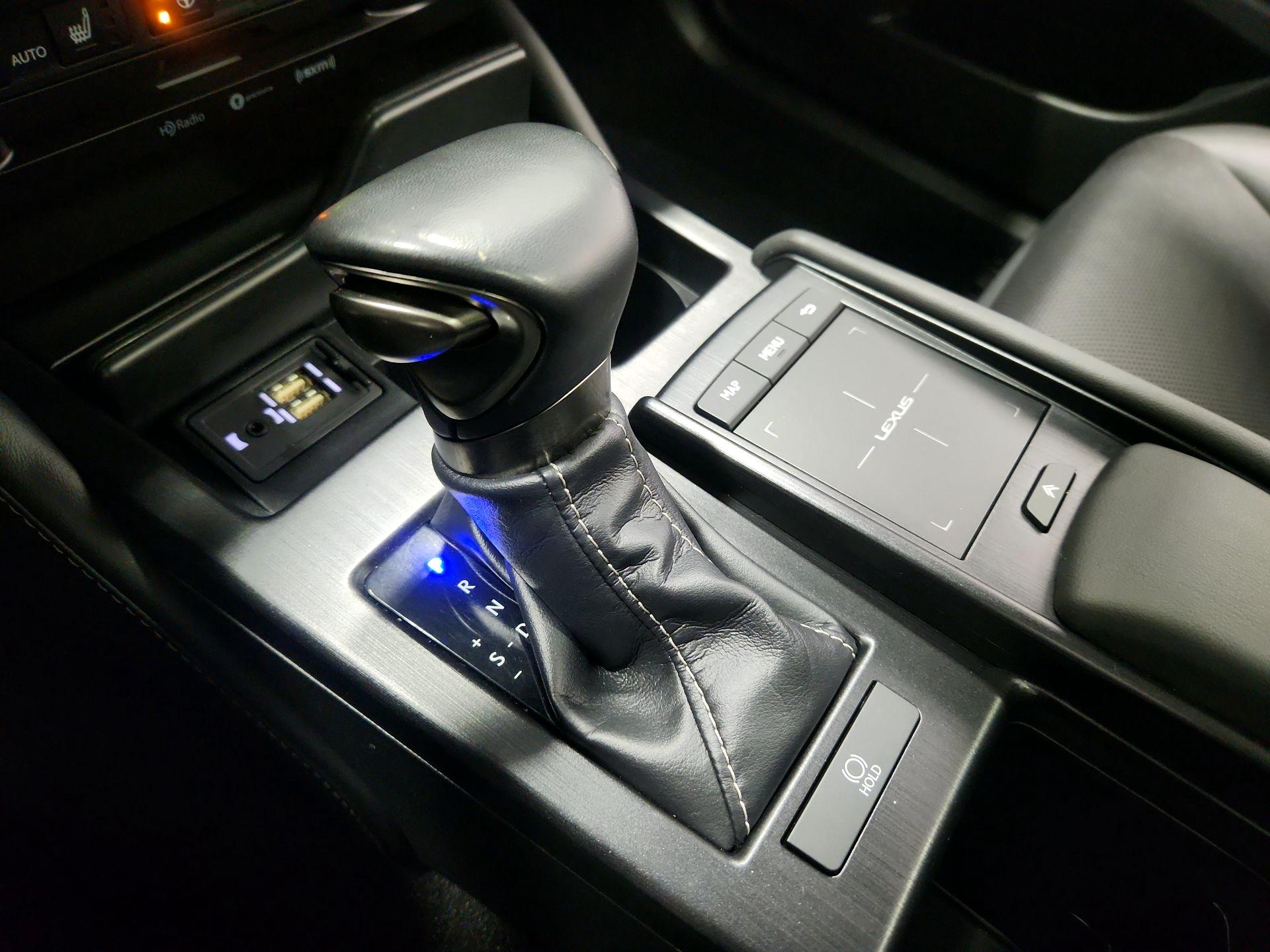 Thumbnail: 2019 Lexus ES - 18