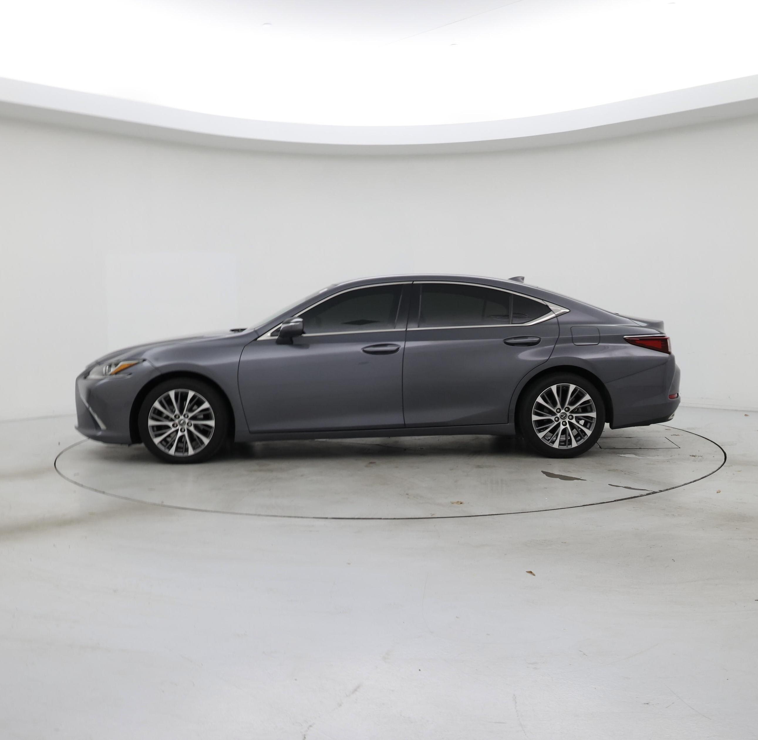 Thumbnail: 2019 Lexus ES - 3