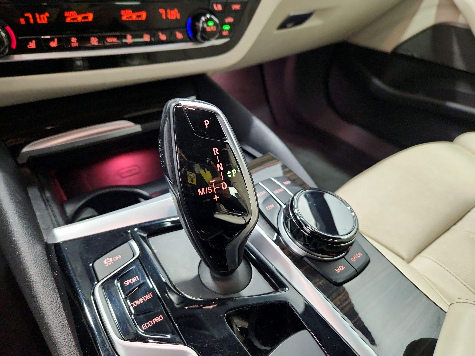 Thumbnail: 2017 BMW 5 Series - 17