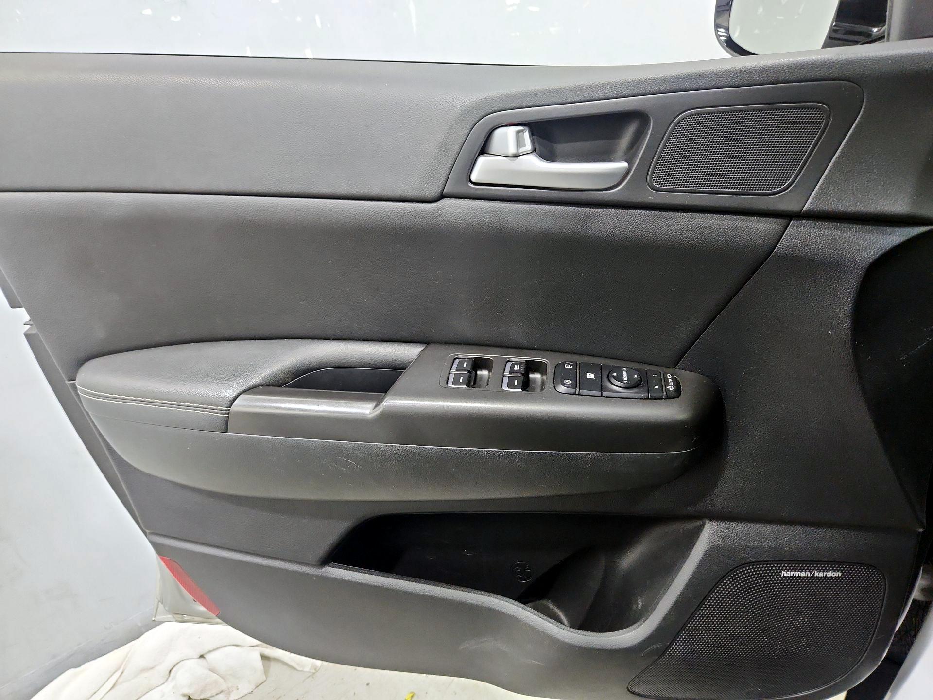 Thumbnail: 2017 Kia Sportage - 12