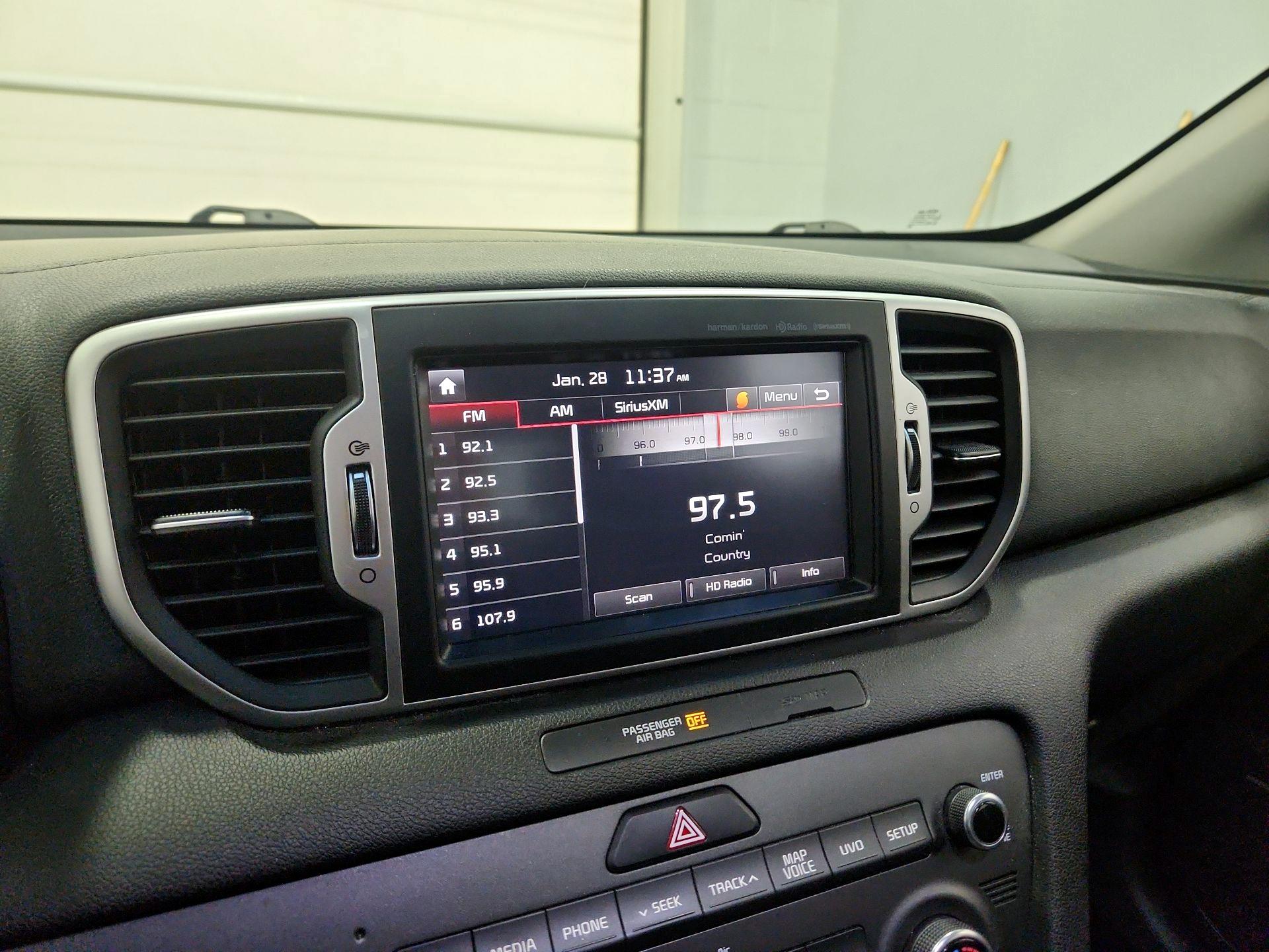 Thumbnail: 2017 Kia Sportage - 16