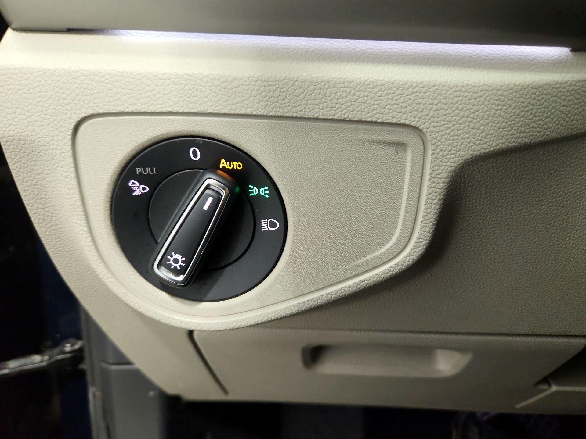 Thumbnail: 2021 Volkswagen Atlas - 13