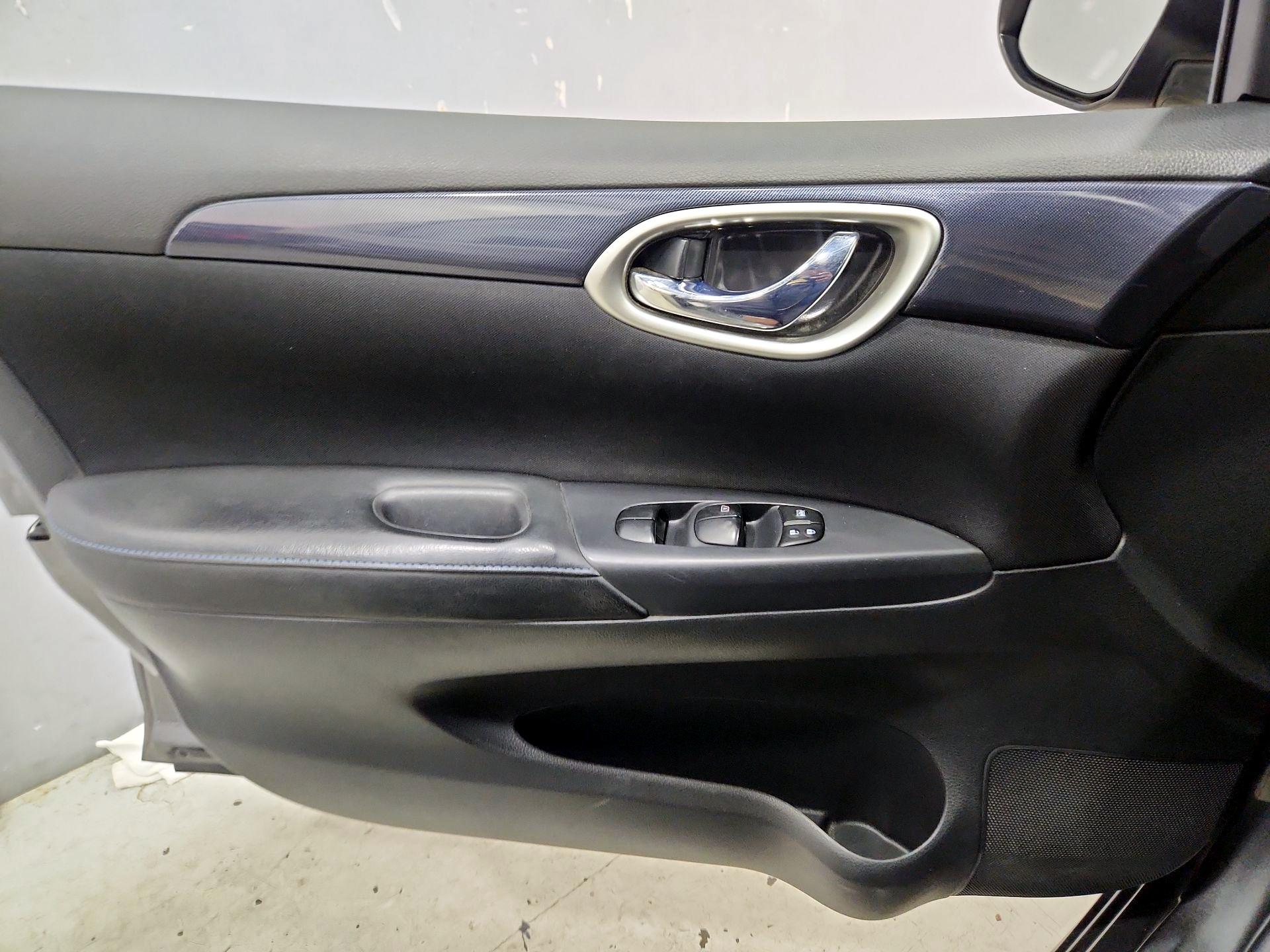 Thumbnail: 2016 Nissan Sentra - 12