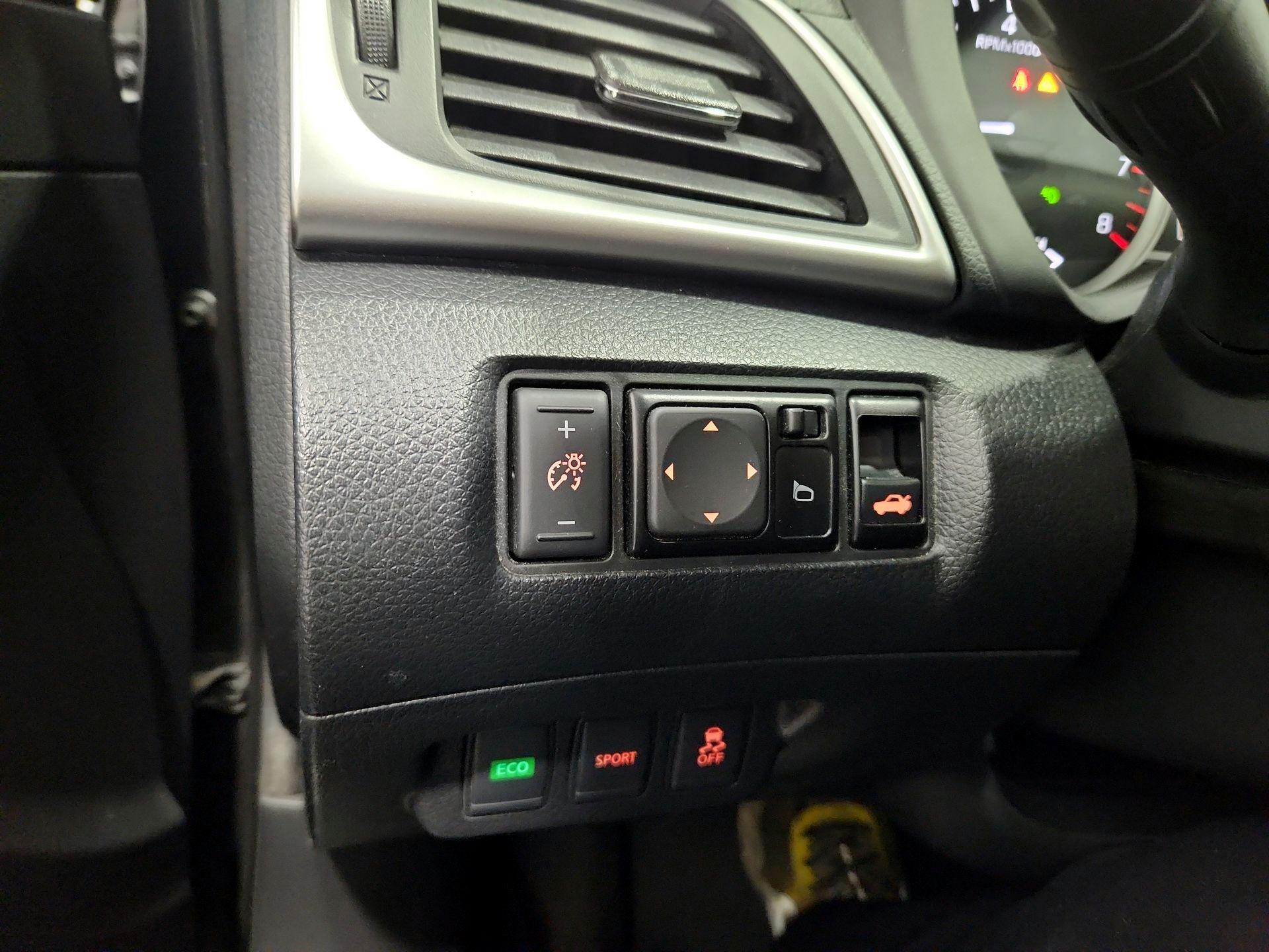 Thumbnail: 2016 Nissan Sentra - 13