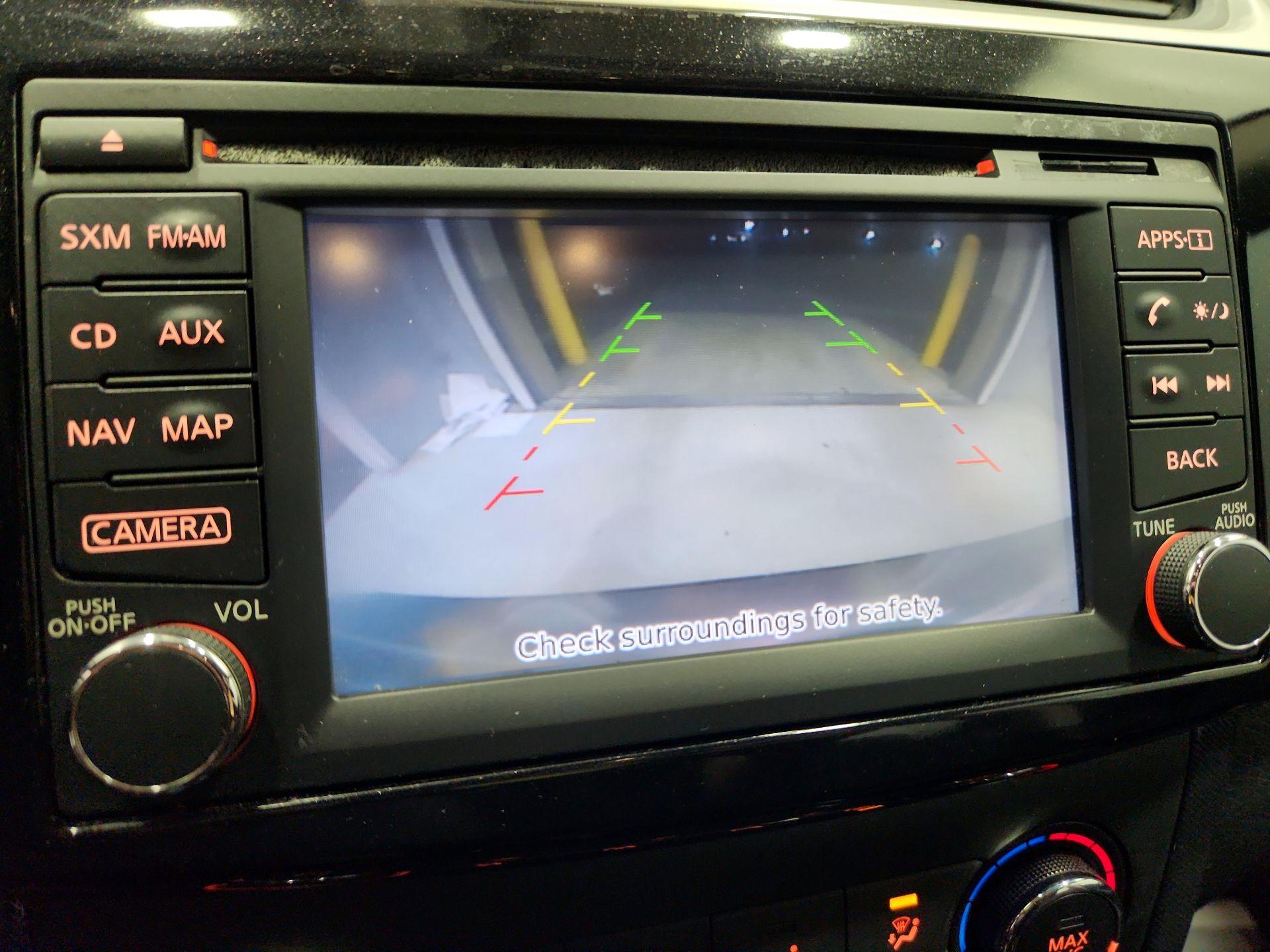 Thumbnail: 2016 Nissan Sentra - 14