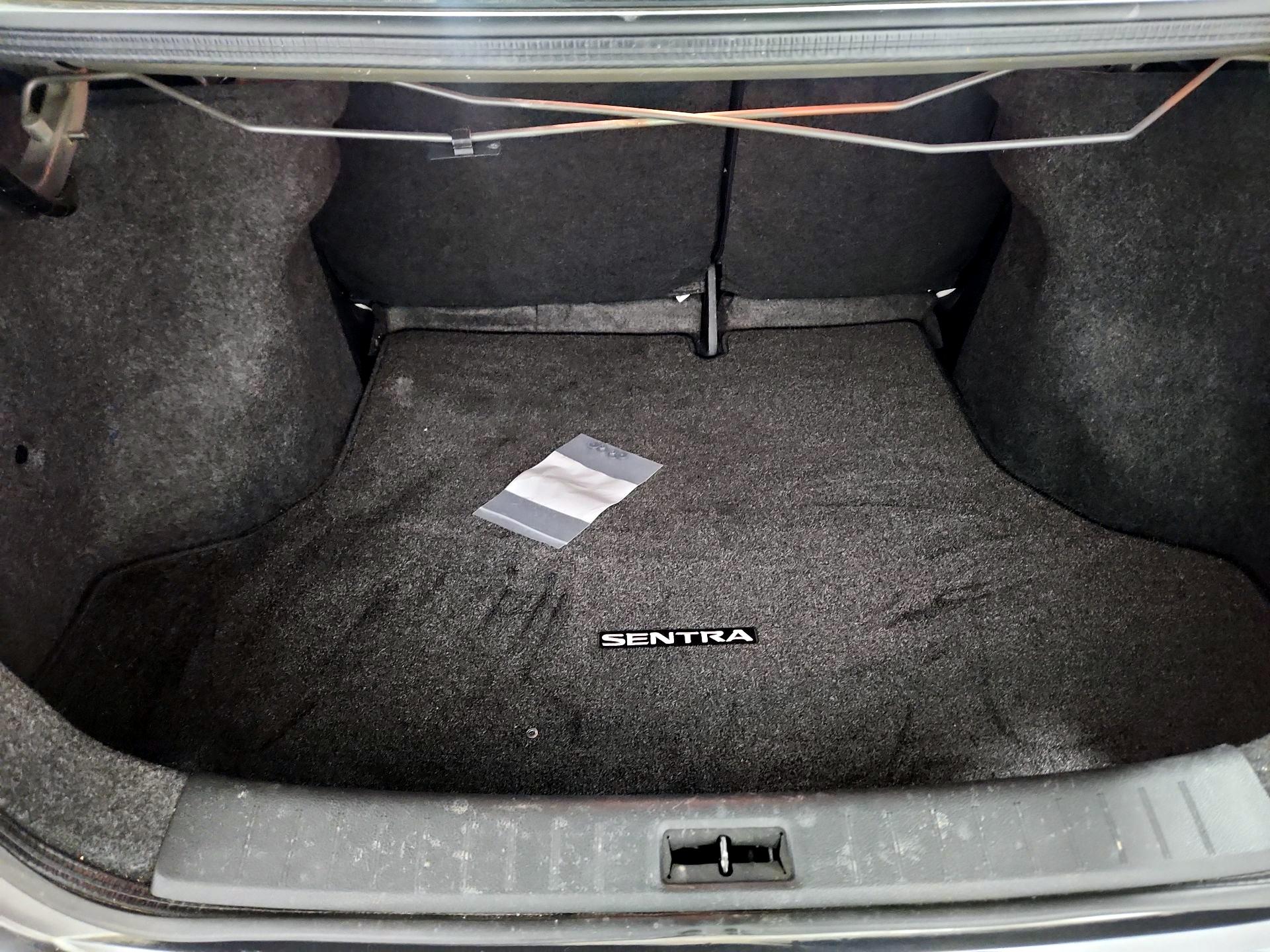 Thumbnail: 2016 Nissan Sentra - 19