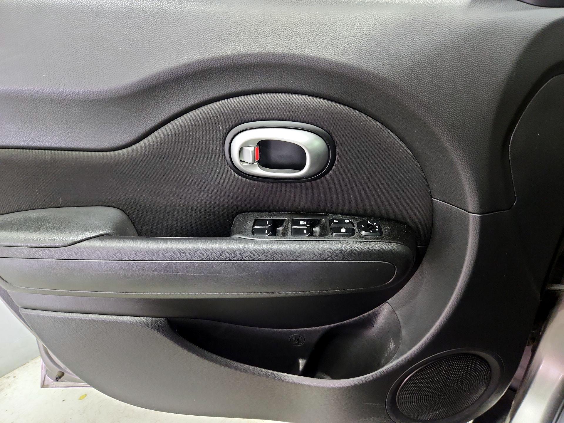 Thumbnail: 2016 Kia Soul - 12