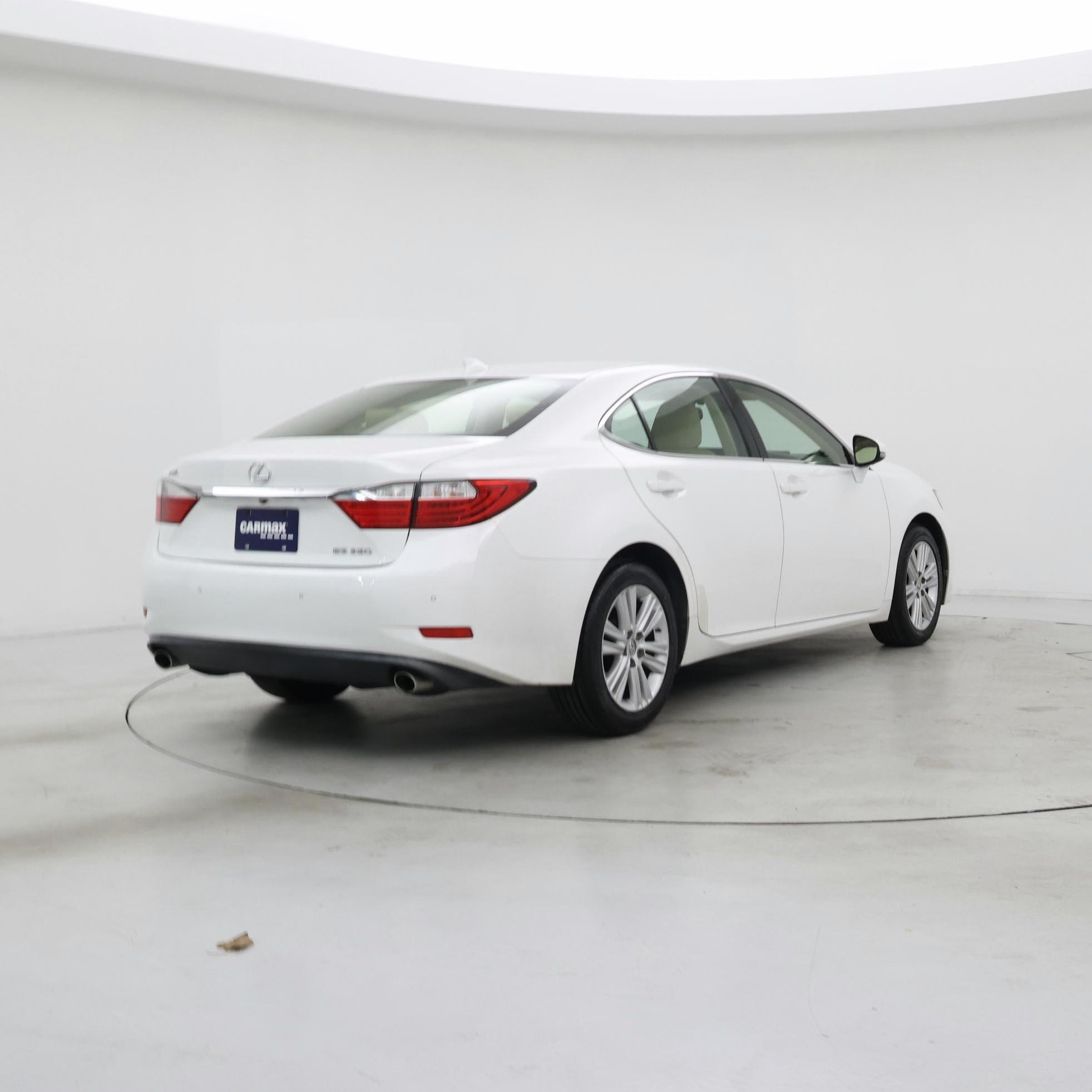 Thumbnail: 2015 Lexus ES - 8