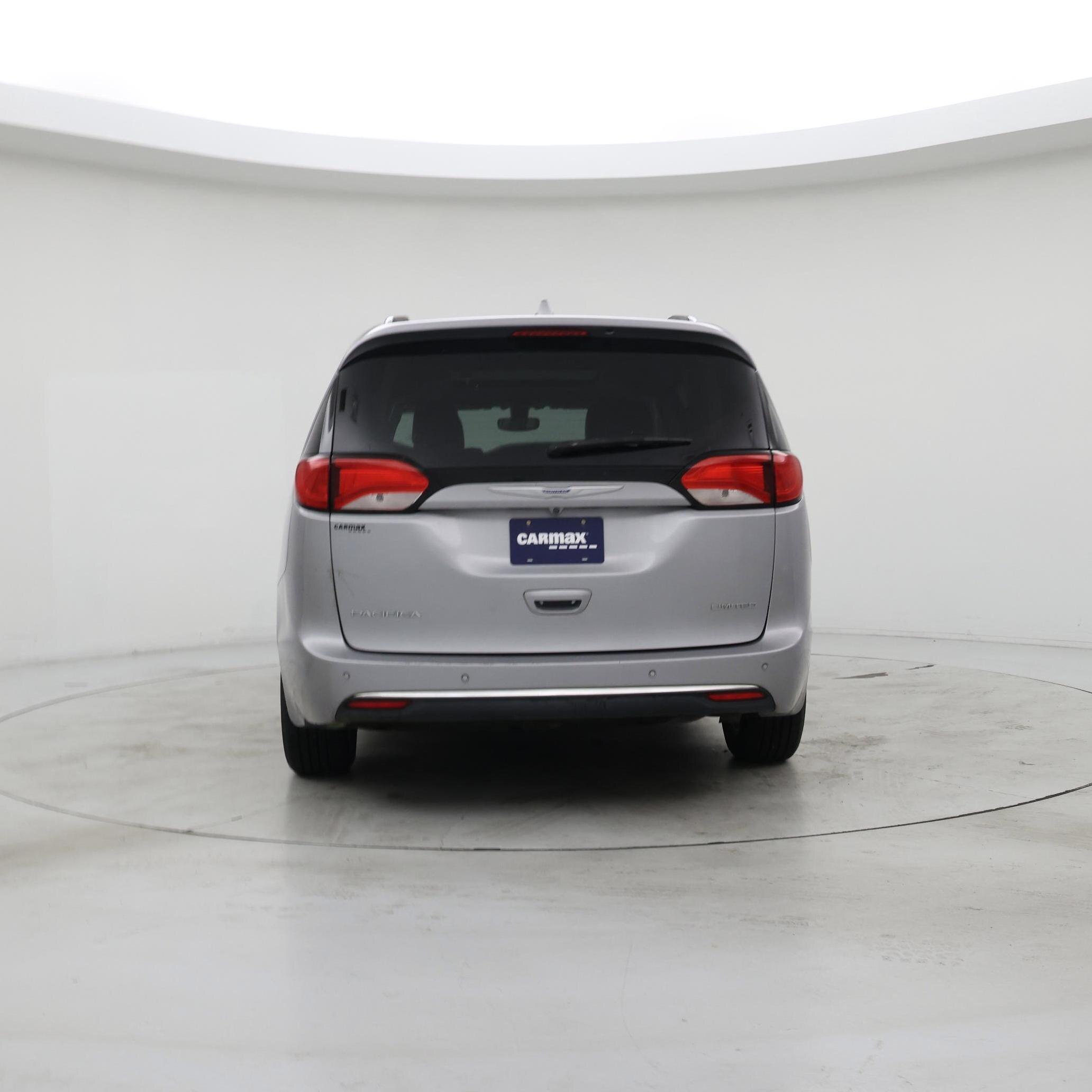 Thumbnail: 2018 Chrysler Pacifica - 6