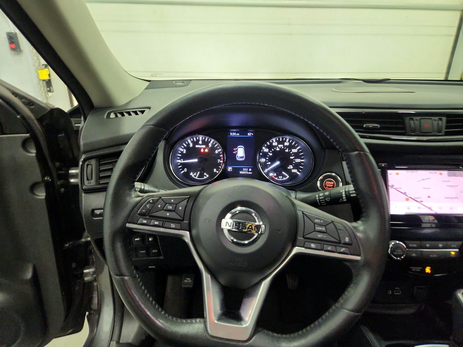 Thumbnail: 2018 Nissan Rogue - 10