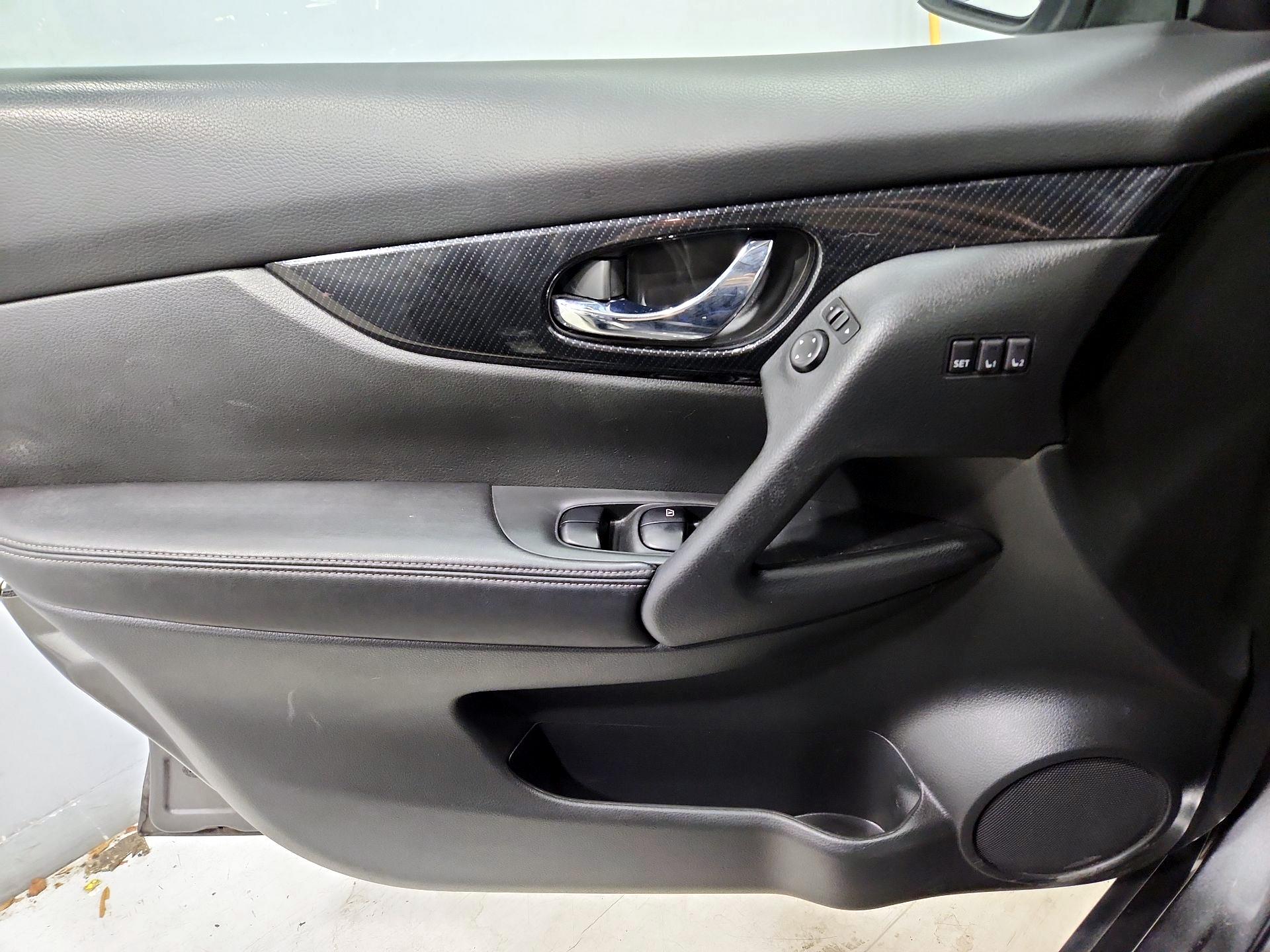 Thumbnail: 2018 Nissan Rogue - 12