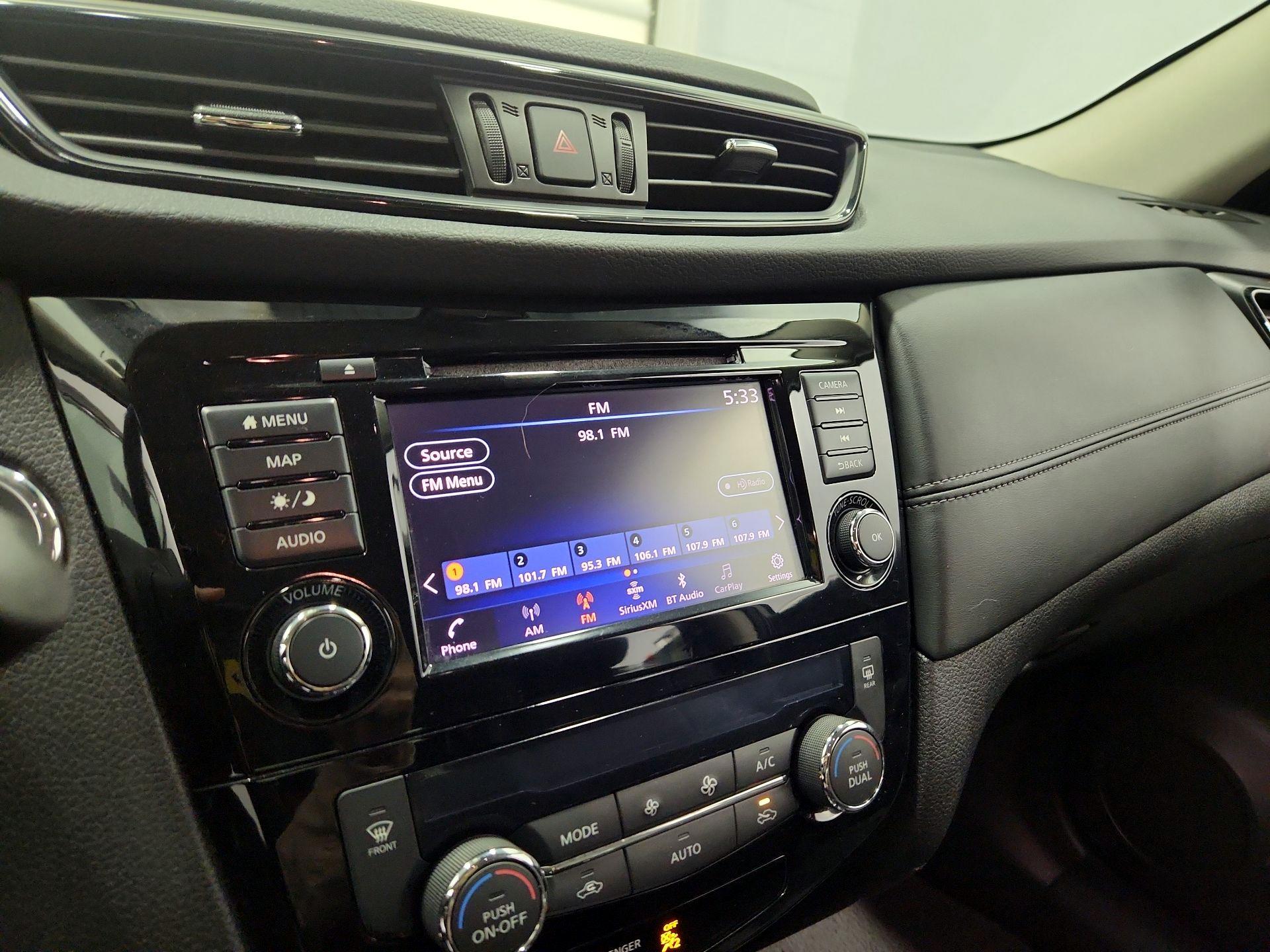 Thumbnail: 2018 Nissan Rogue - 16