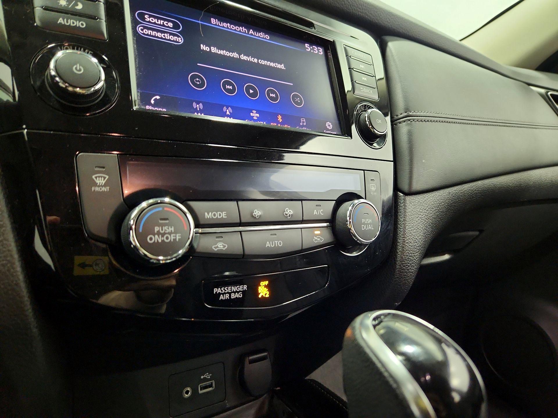 Thumbnail: 2018 Nissan Rogue - 17