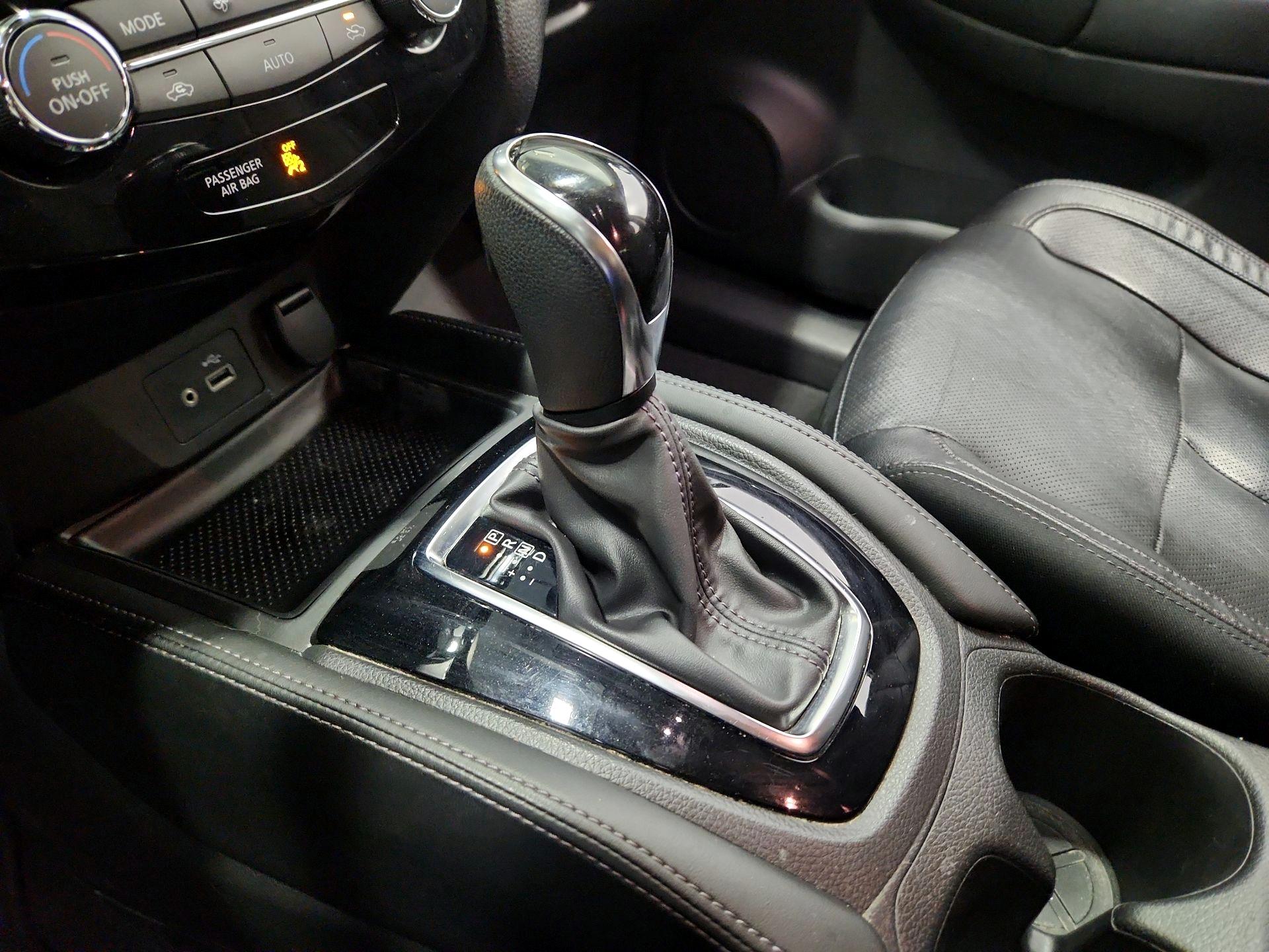 Thumbnail: 2018 Nissan Rogue - 18