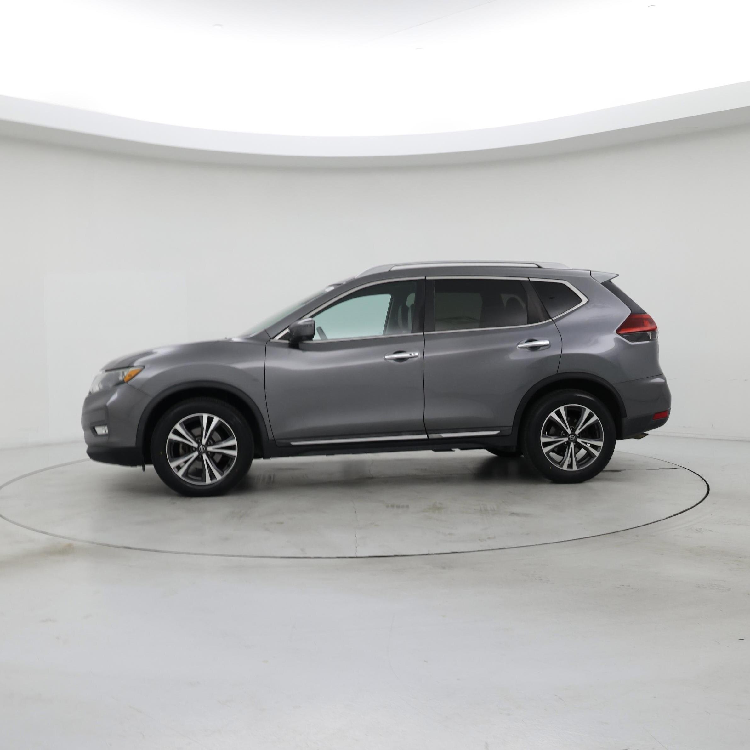 Thumbnail: 2018 Nissan Rogue - 3