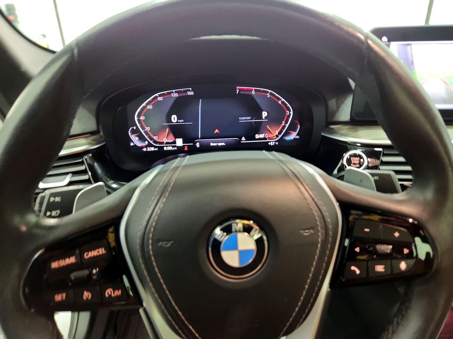 Thumbnail: 2022 BMW 5 Series - 10