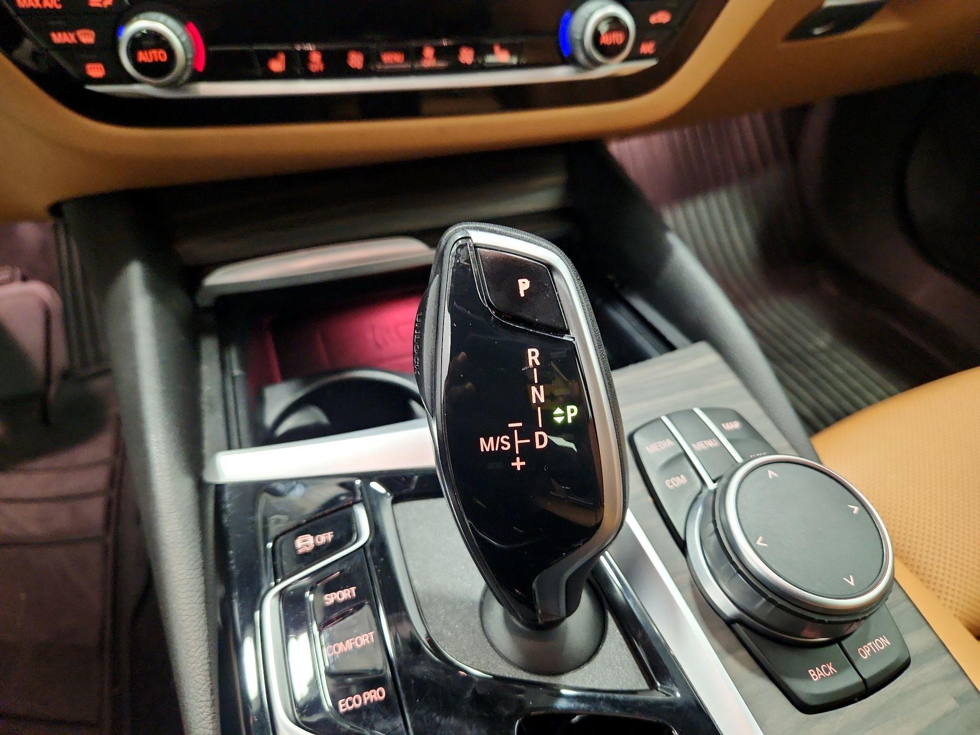 Thumbnail: 2022 BMW 5 Series - 17