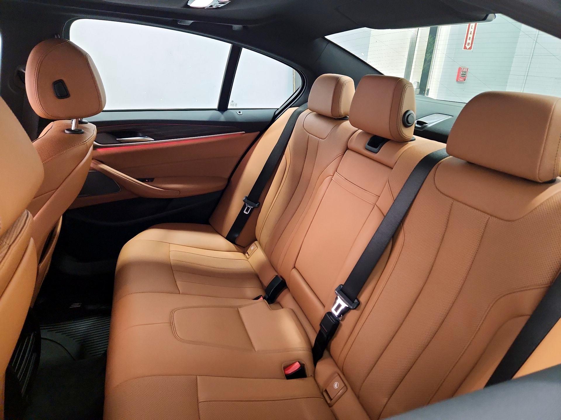 Thumbnail: 2022 BMW 5 Series - 18