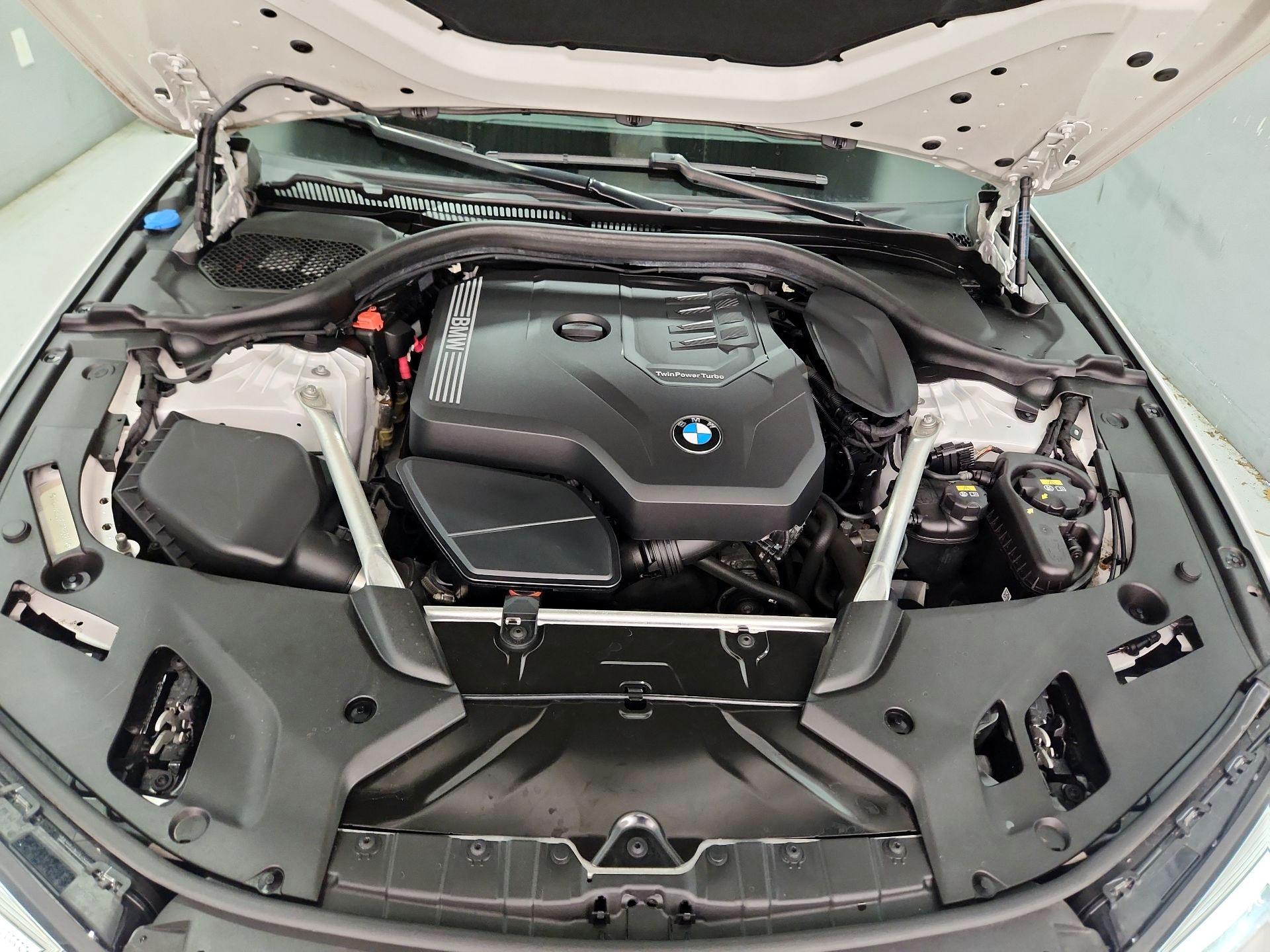 Thumbnail: 2022 BMW 5 Series - 20