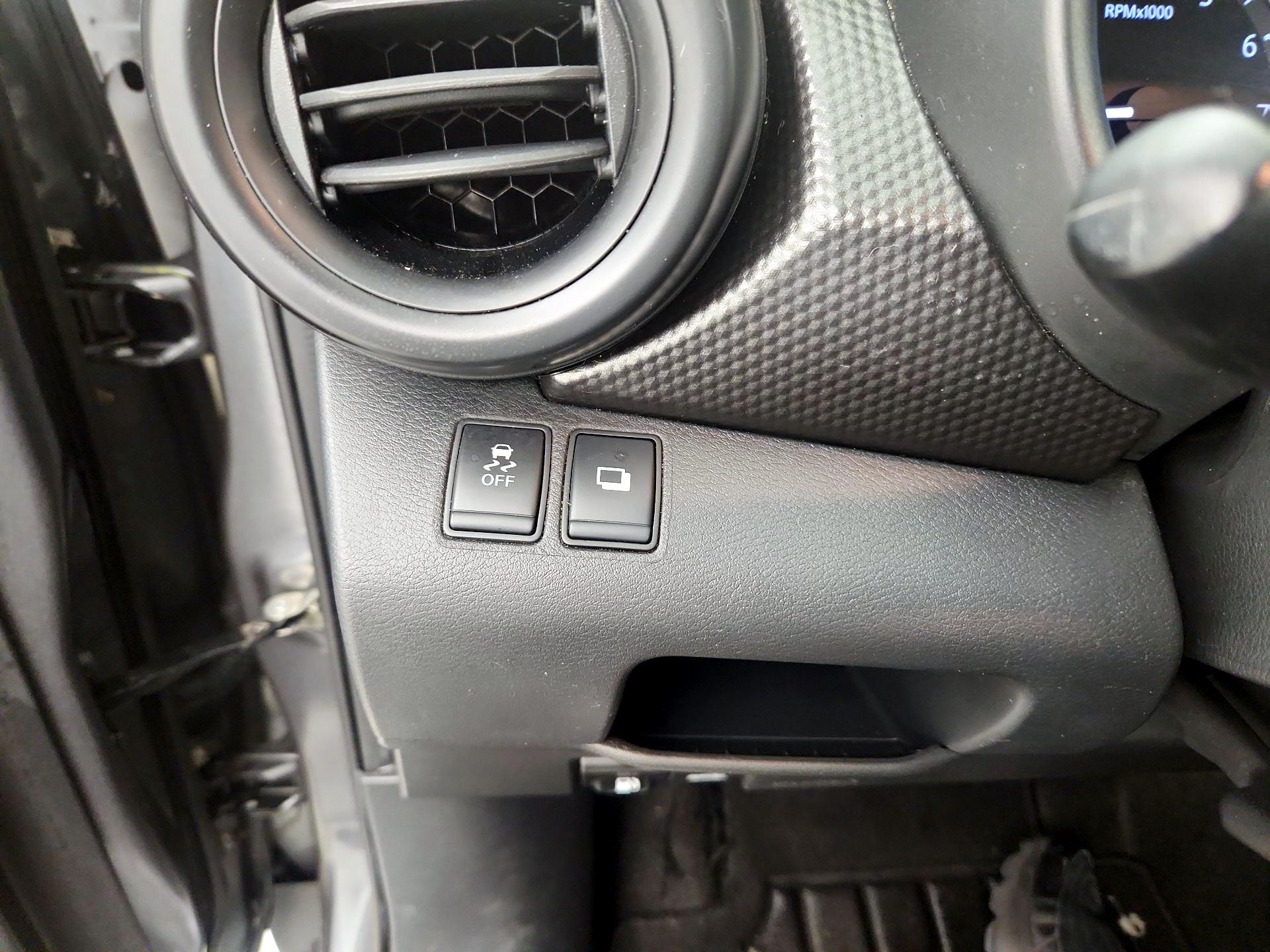 Thumbnail: 2019 Nissan Kicks - 11