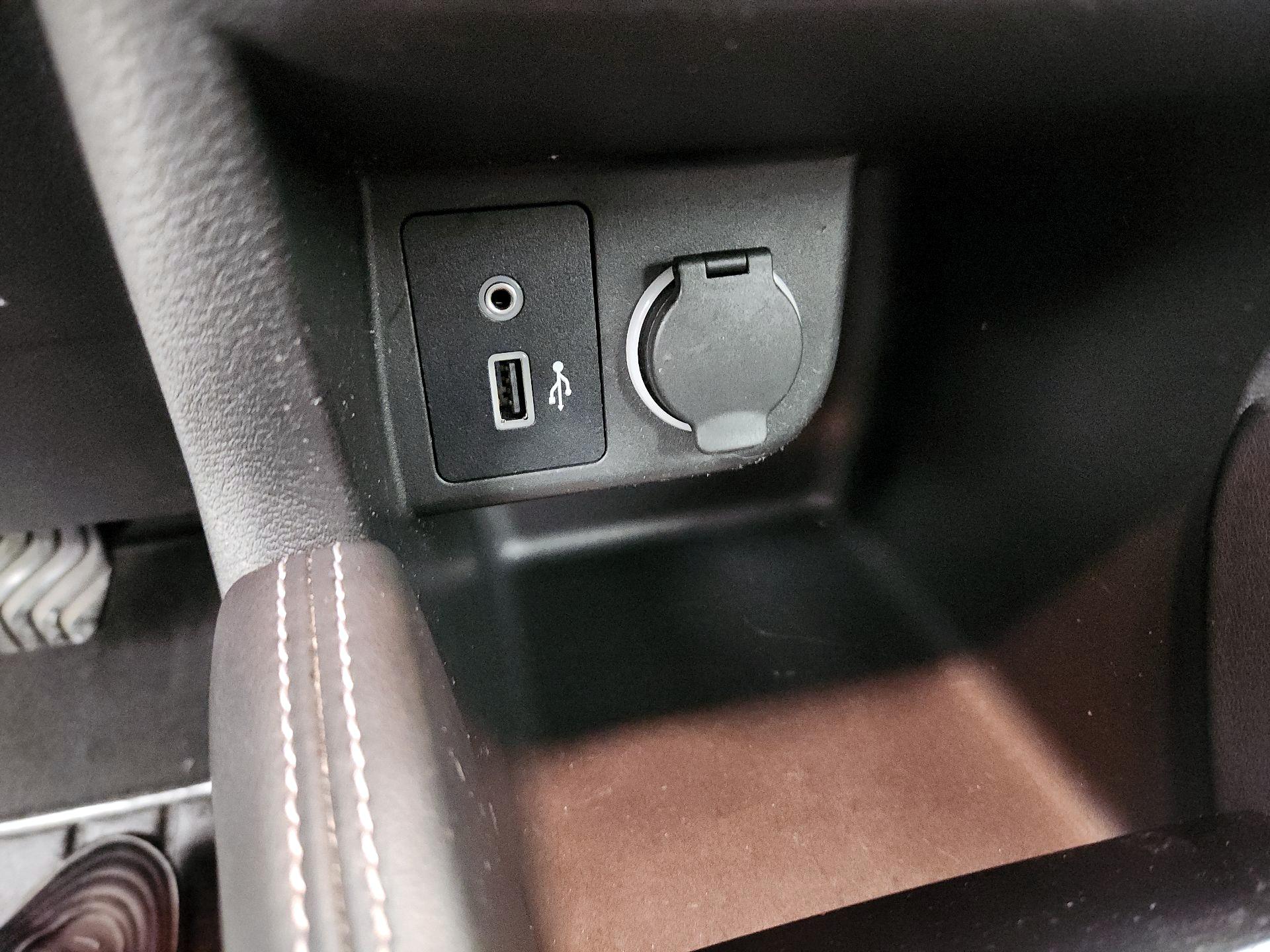 Thumbnail: 2019 Nissan Kicks - 16