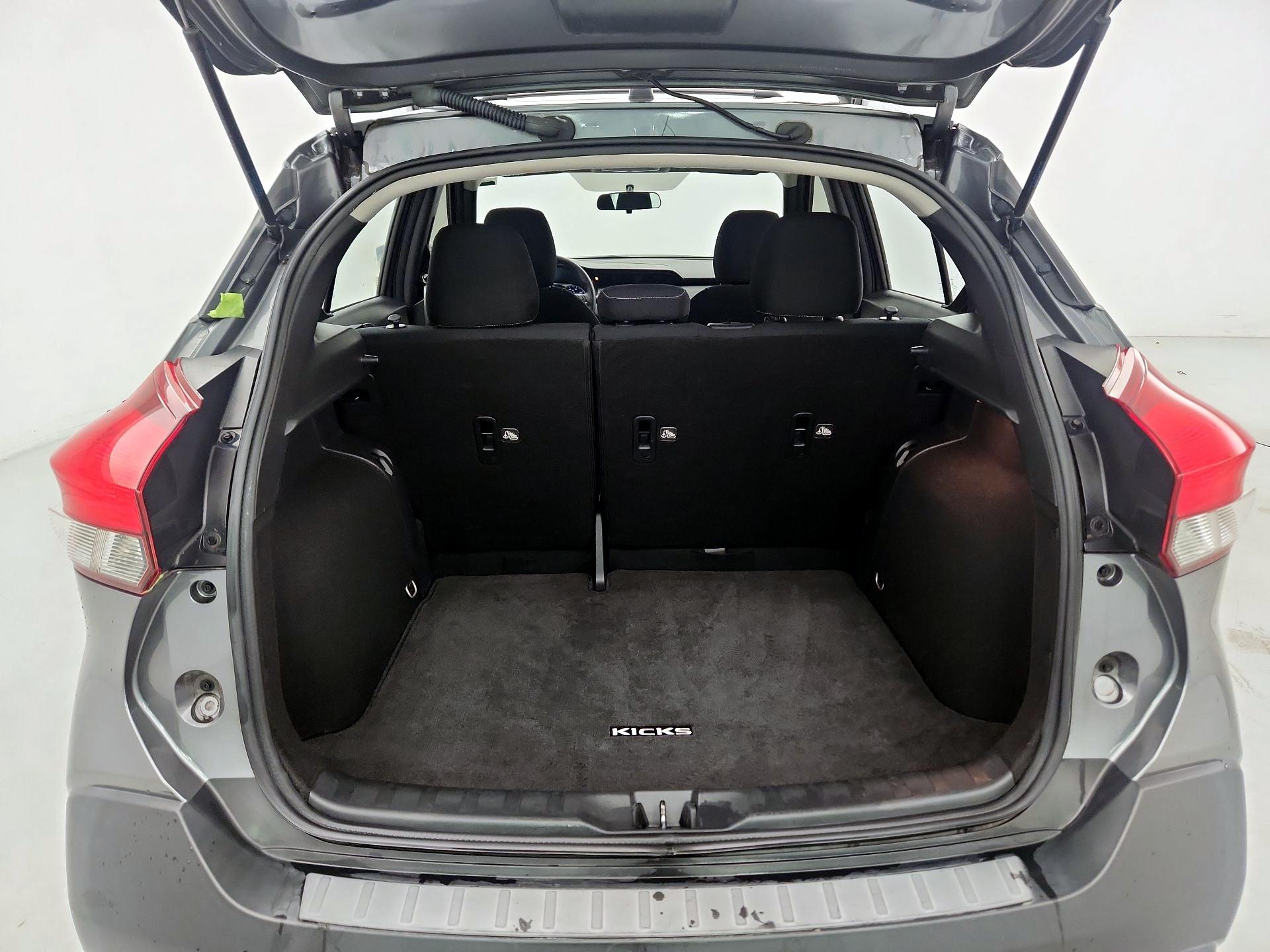 Thumbnail: 2019 Nissan Kicks - 18