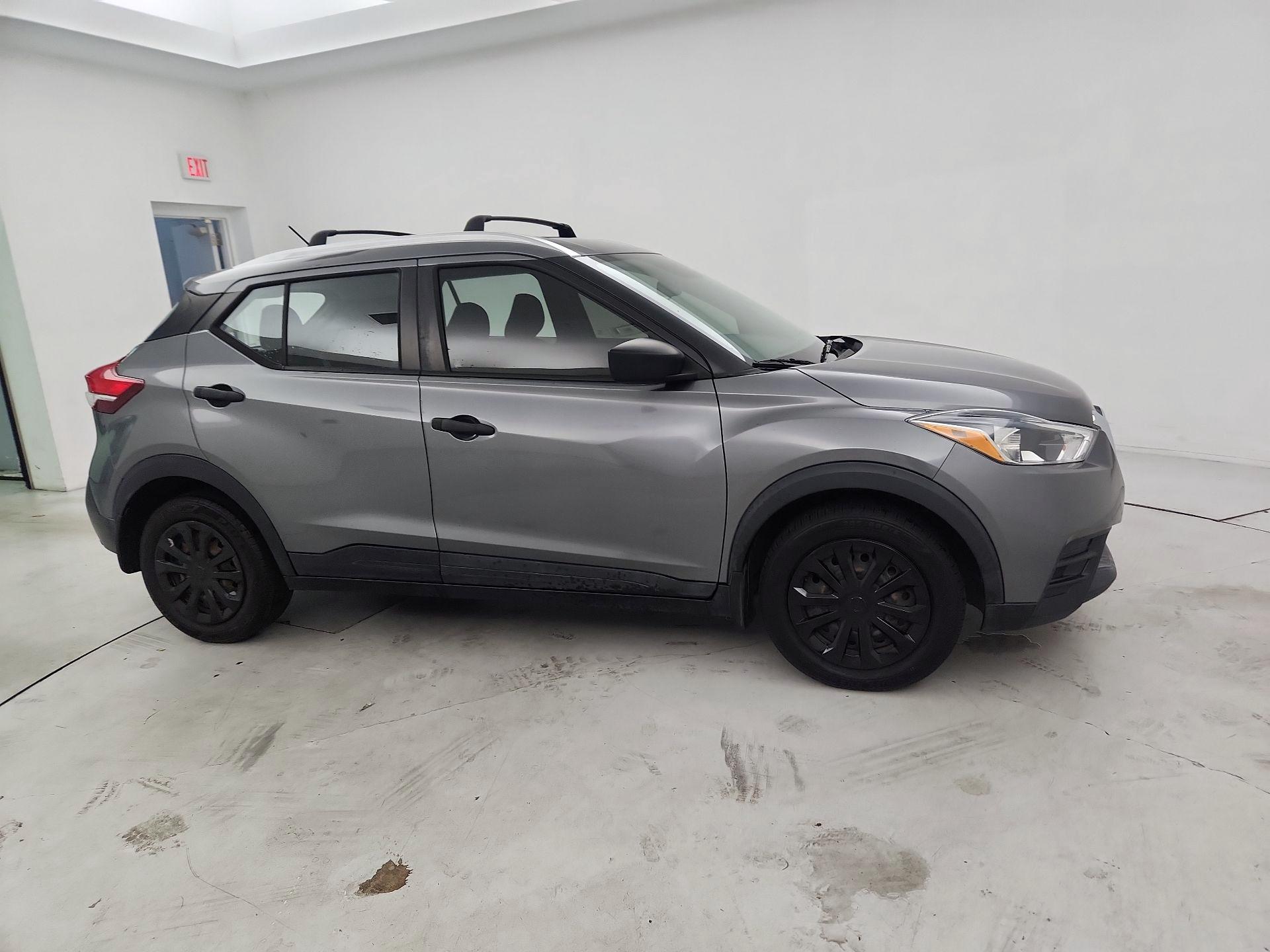 Thumbnail: 2019 Nissan Kicks - 4