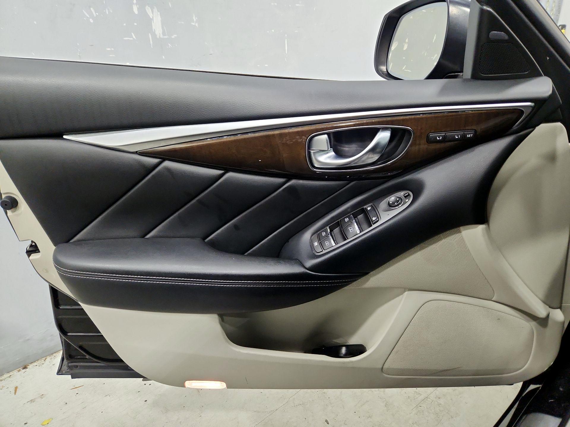 Thumbnail: 2016 INFINITI Q50 - 12