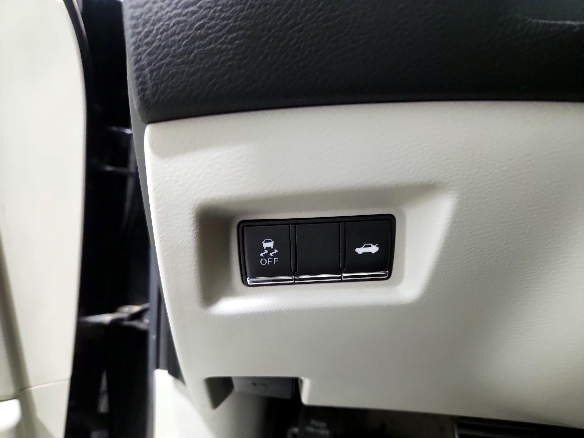 Thumbnail: 2016 INFINITI Q50 - 13