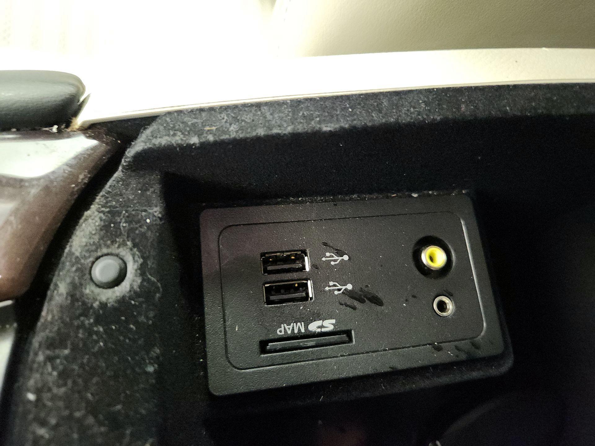 Thumbnail: 2016 INFINITI Q50 - 18