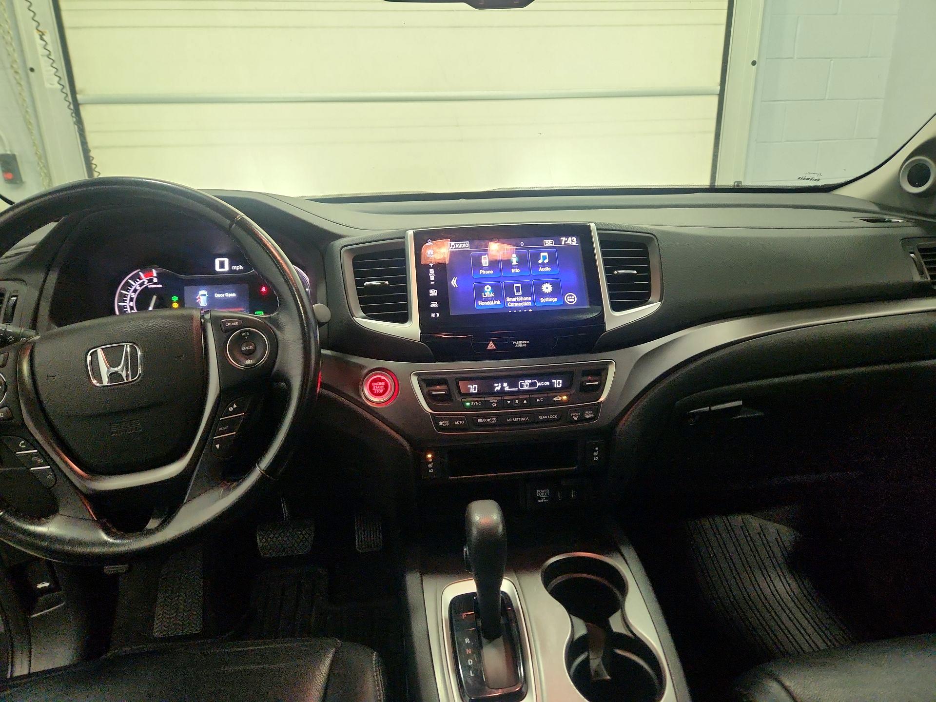 Thumbnail: 2016 Honda Pilot - 9