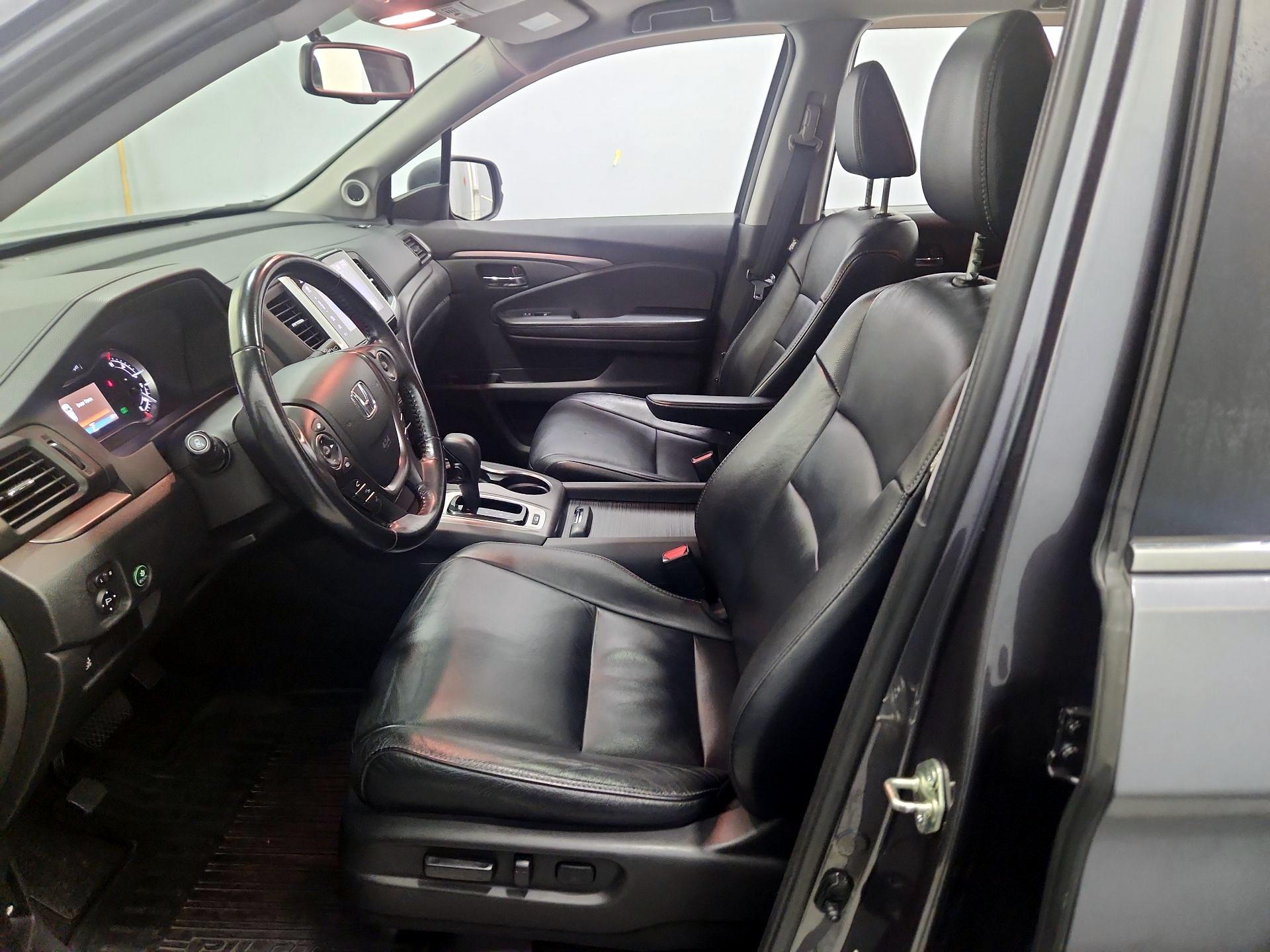 Thumbnail: 2016 Honda Pilot - 11