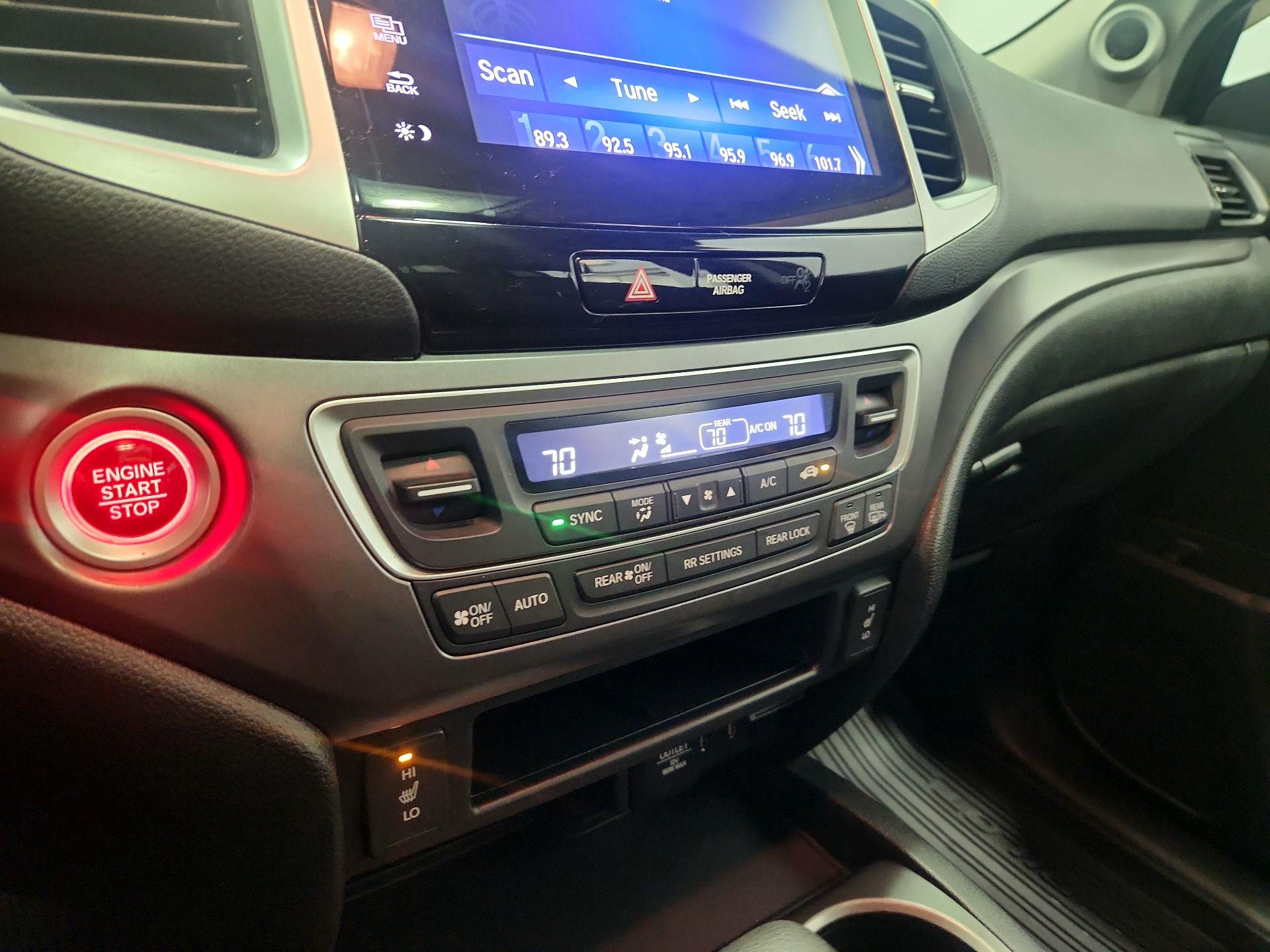 Thumbnail: 2016 Honda Pilot - 16