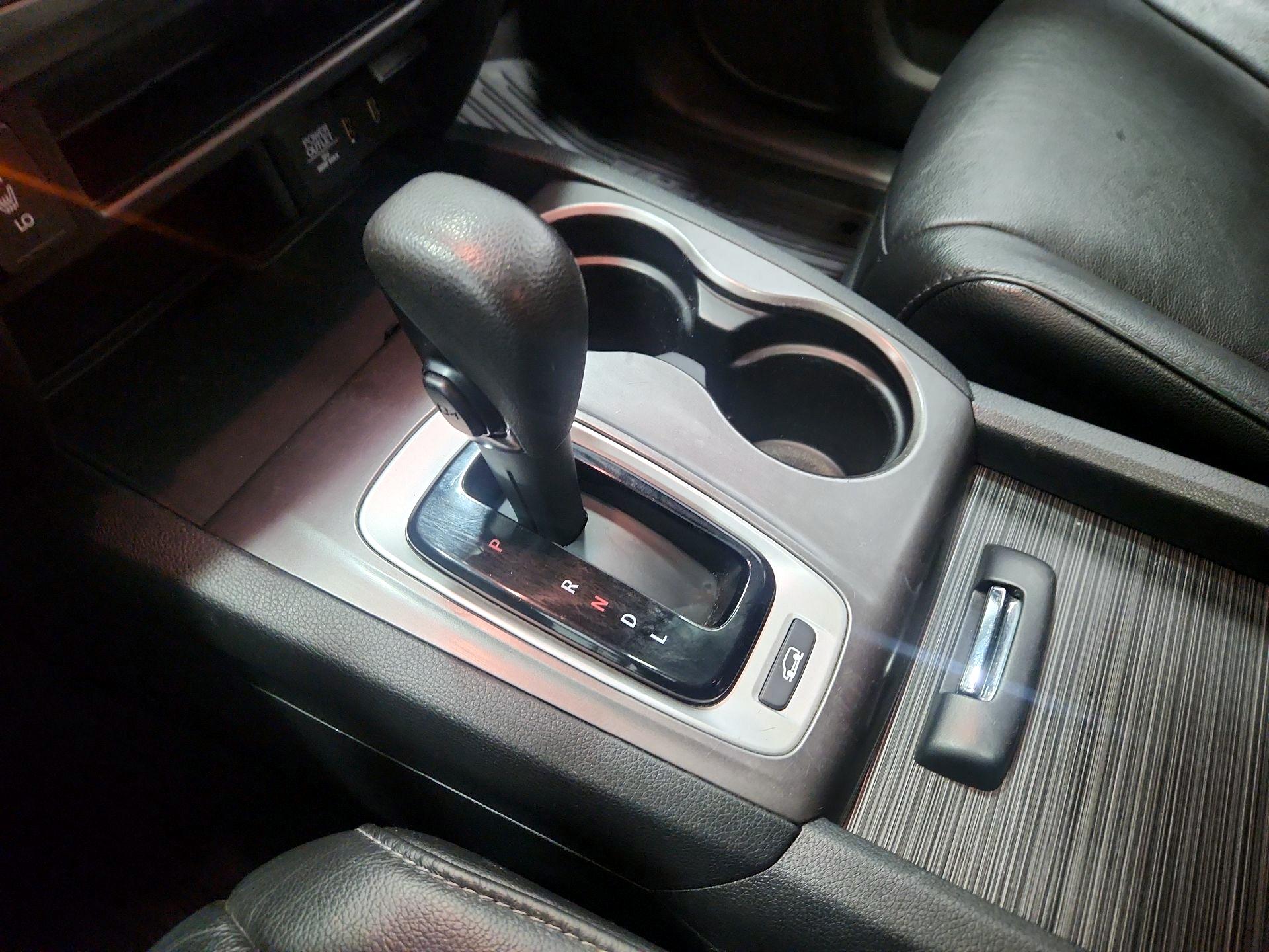 Thumbnail: 2016 Honda Pilot - 17