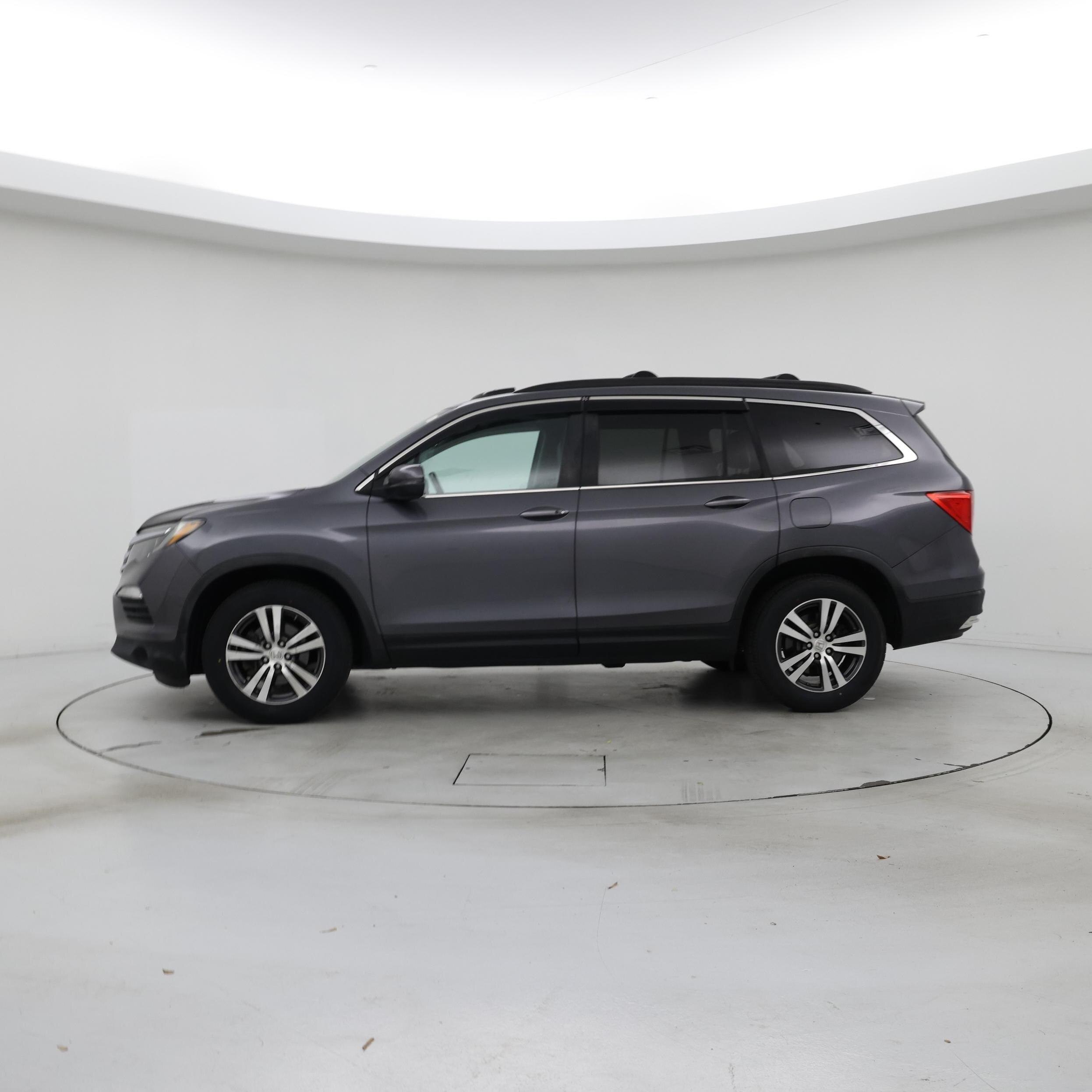 Thumbnail: 2016 Honda Pilot - 3