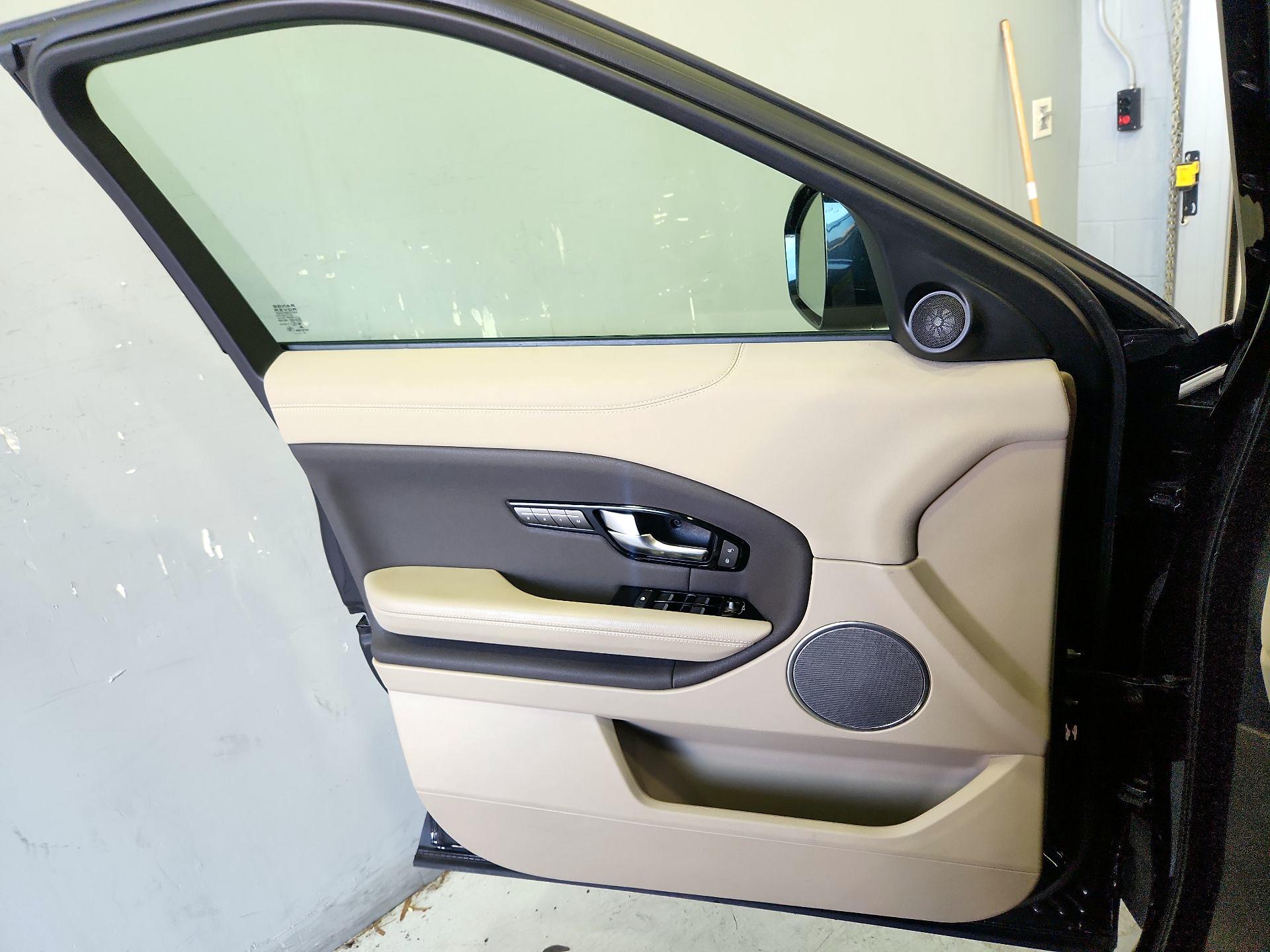 Thumbnail: 2018 Land Rover Range Rover Evoque - 12