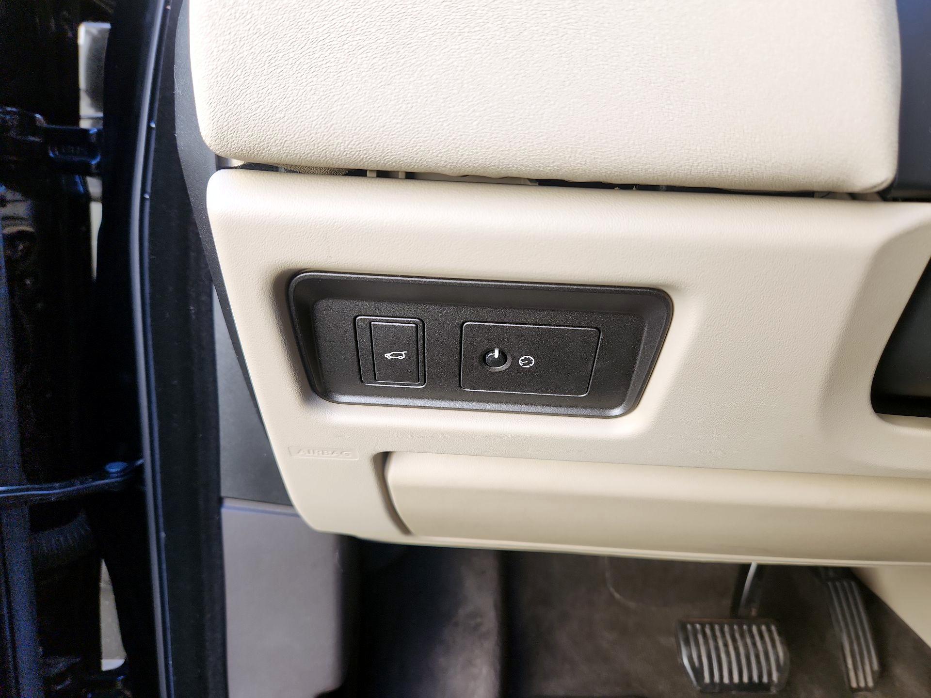 Thumbnail: 2018 Land Rover Range Rover Evoque - 13