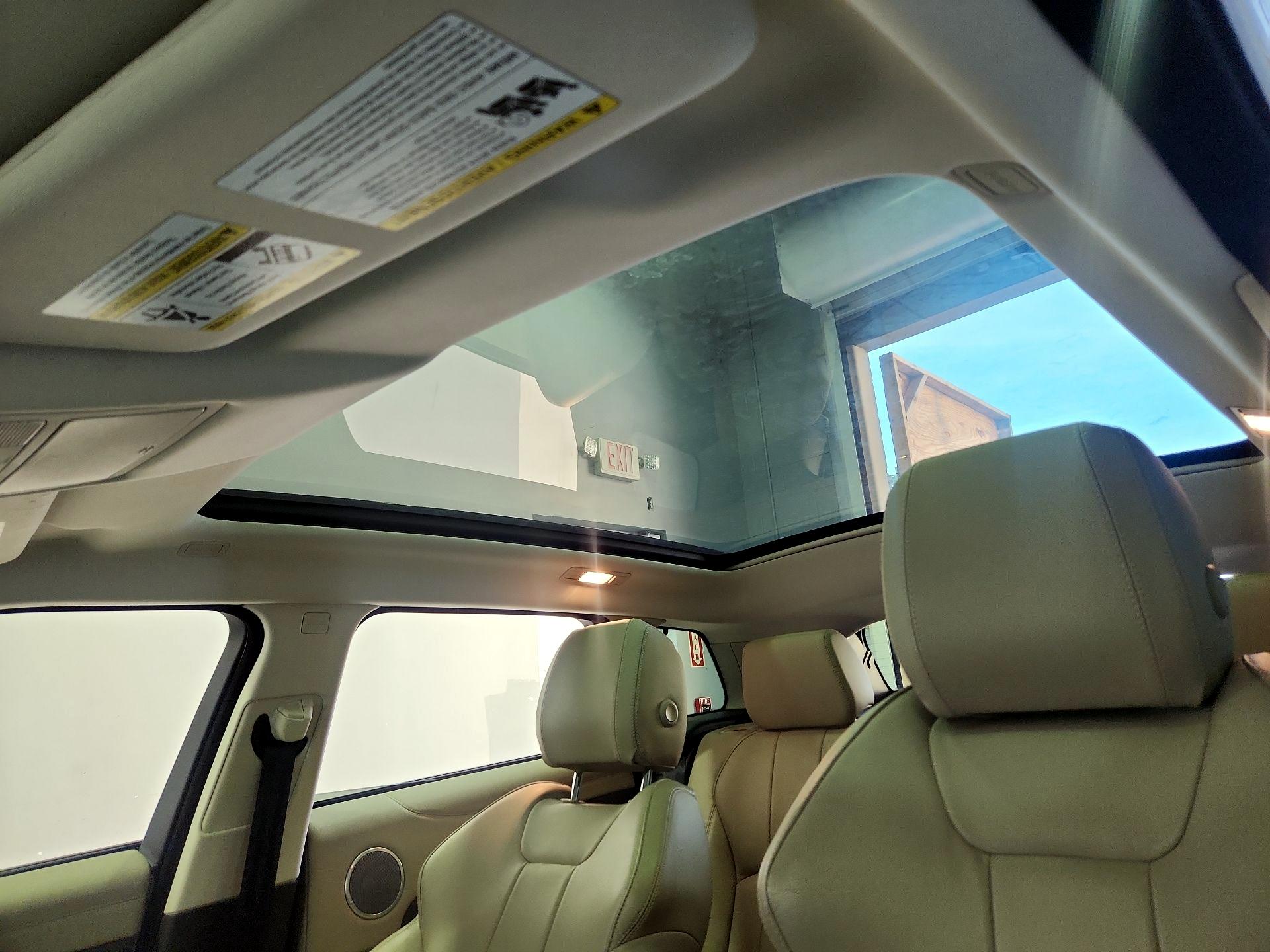 Thumbnail: 2018 Land Rover Range Rover Evoque - 19