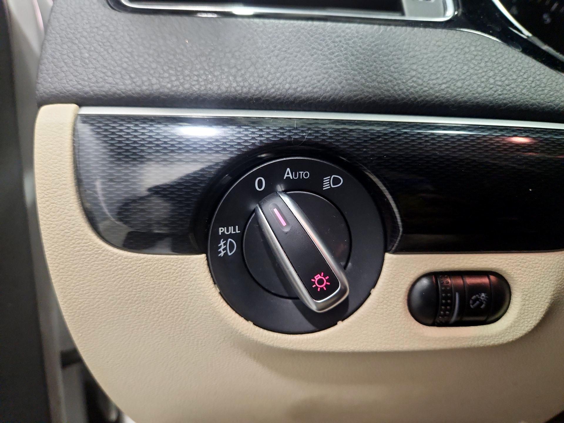 Thumbnail: 2016 Volkswagen Jetta - 13