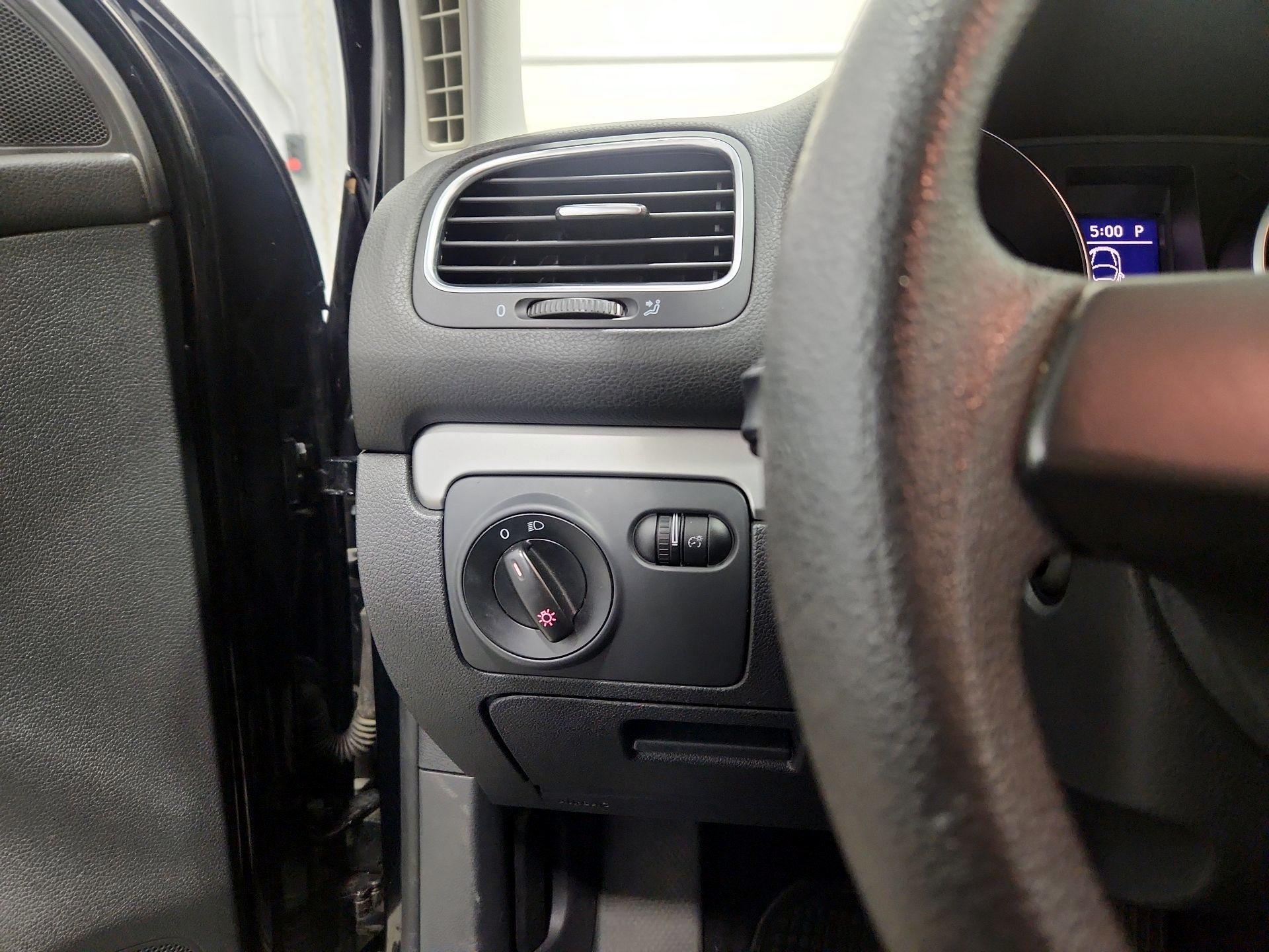 Thumbnail: 2014 Volkswagen Golf - 13