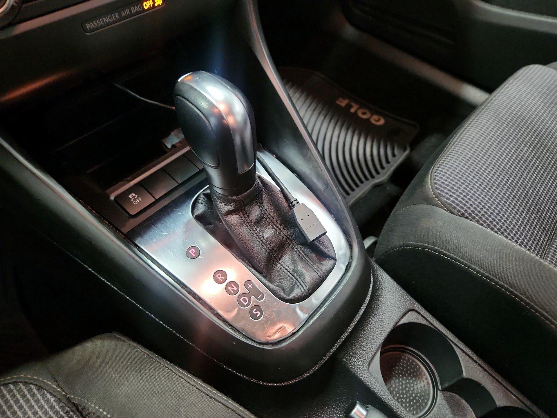 Thumbnail: 2014 Volkswagen Golf - 16